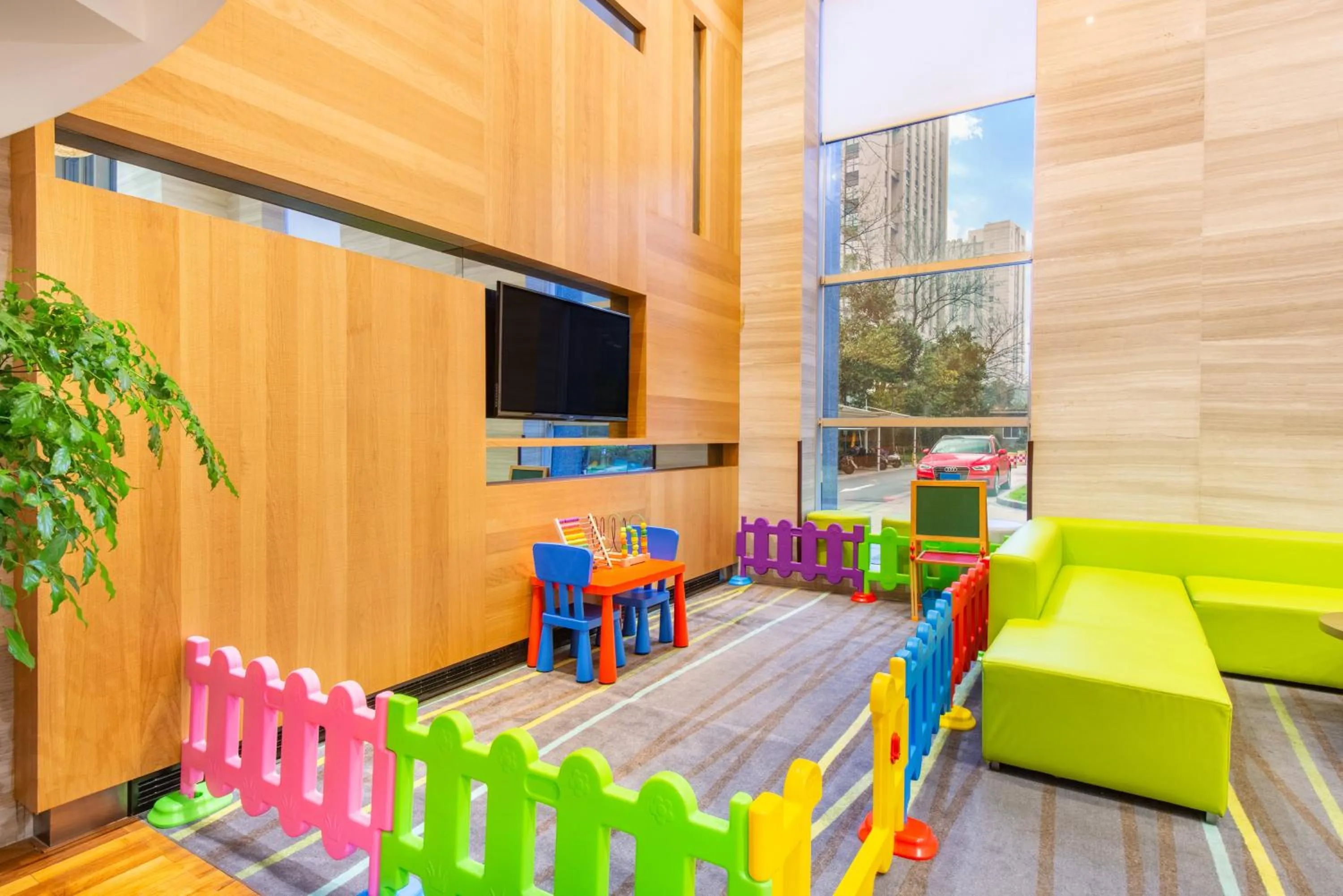 Fitness centre/facilities in Holiday Inn Express Hangzhou Huanglong