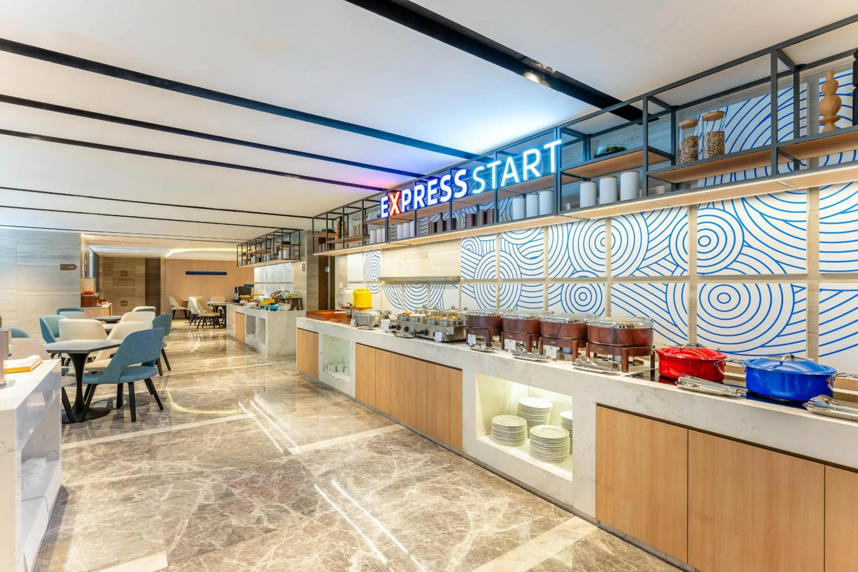 Breakfast in Holiday Inn Express Hangzhou Huanglong