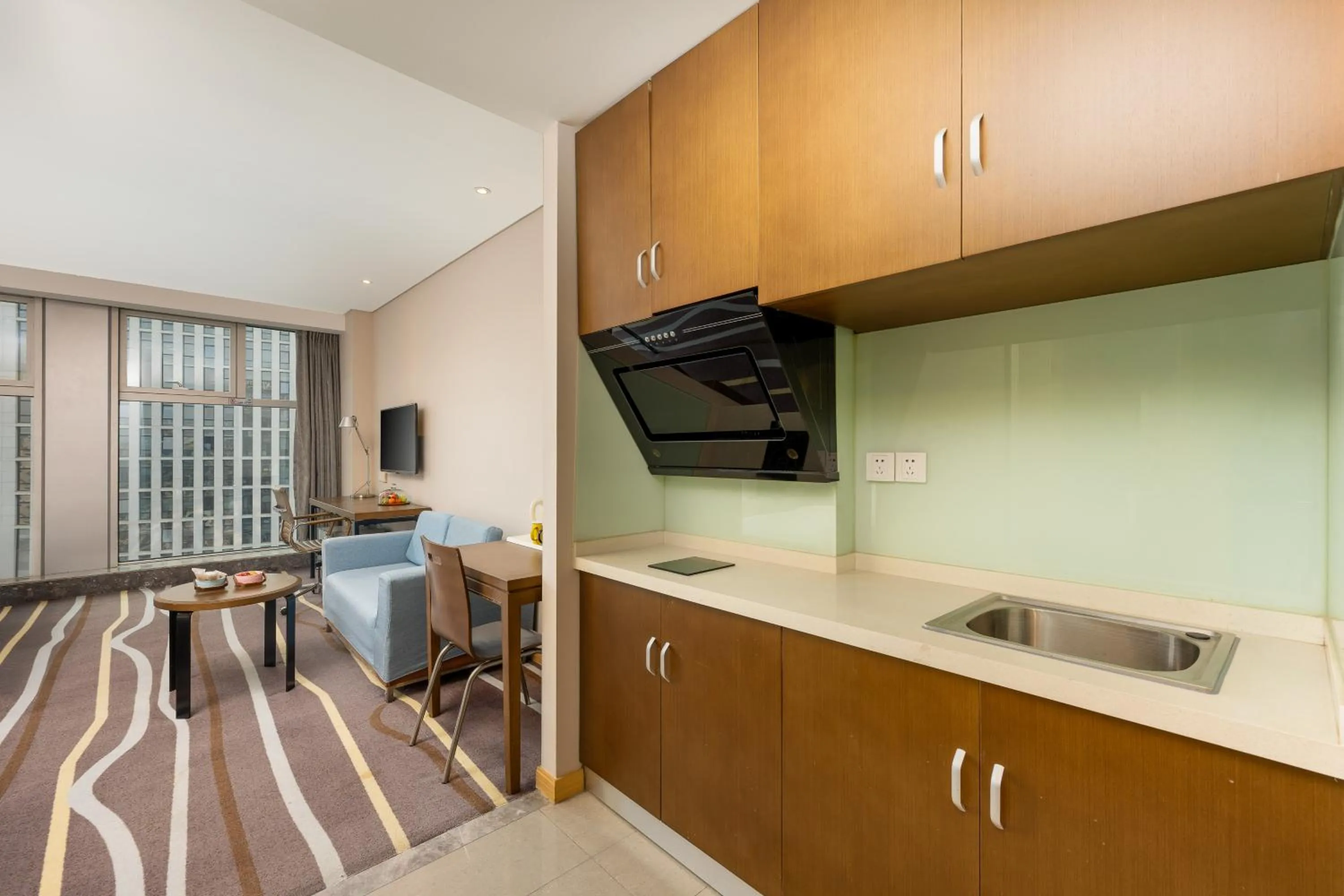 Kitchen or kitchenette in Holiday Inn Express Hangzhou Huanglong