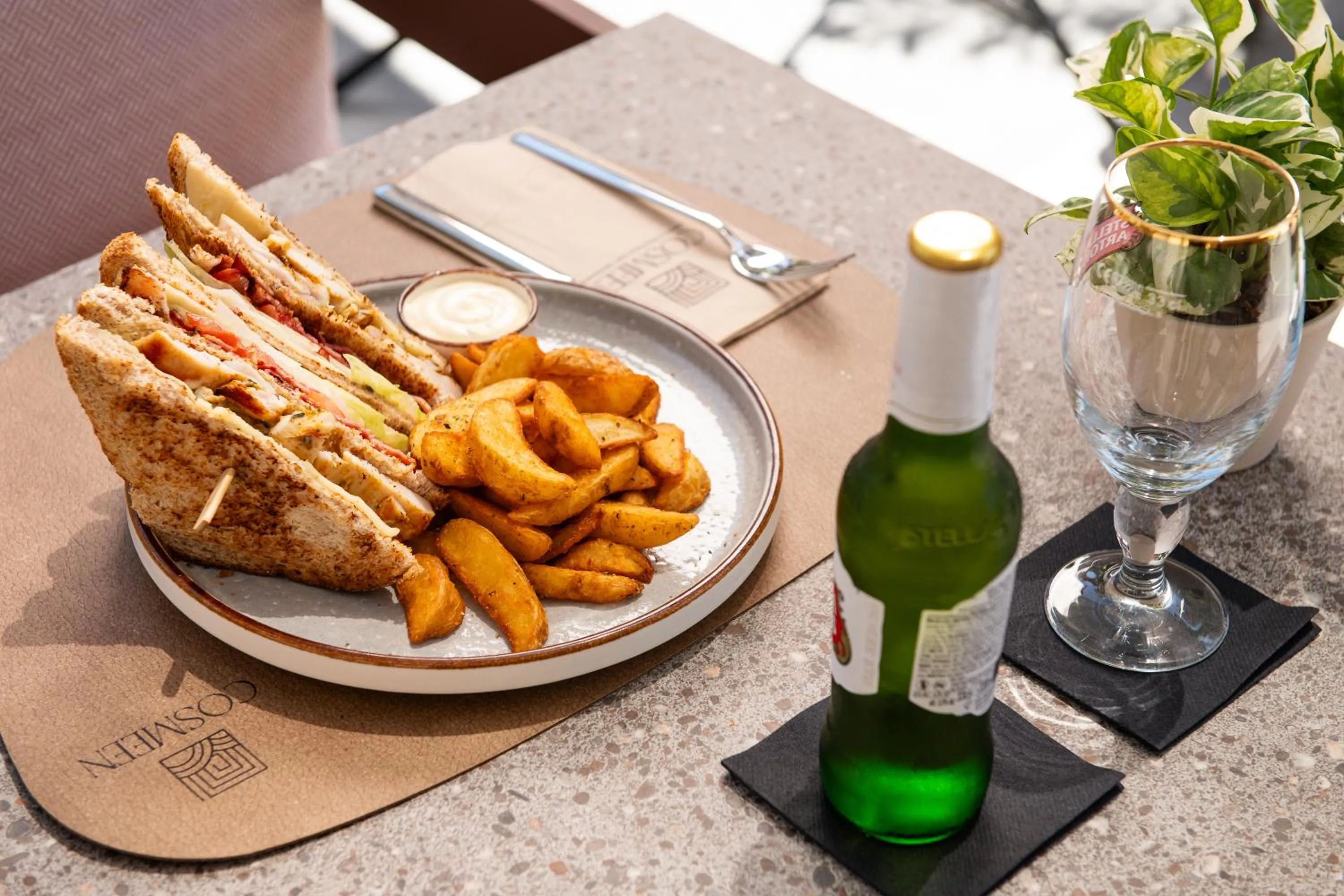 Food and drinks in Cosmeen Lifestyle Boutique Stay