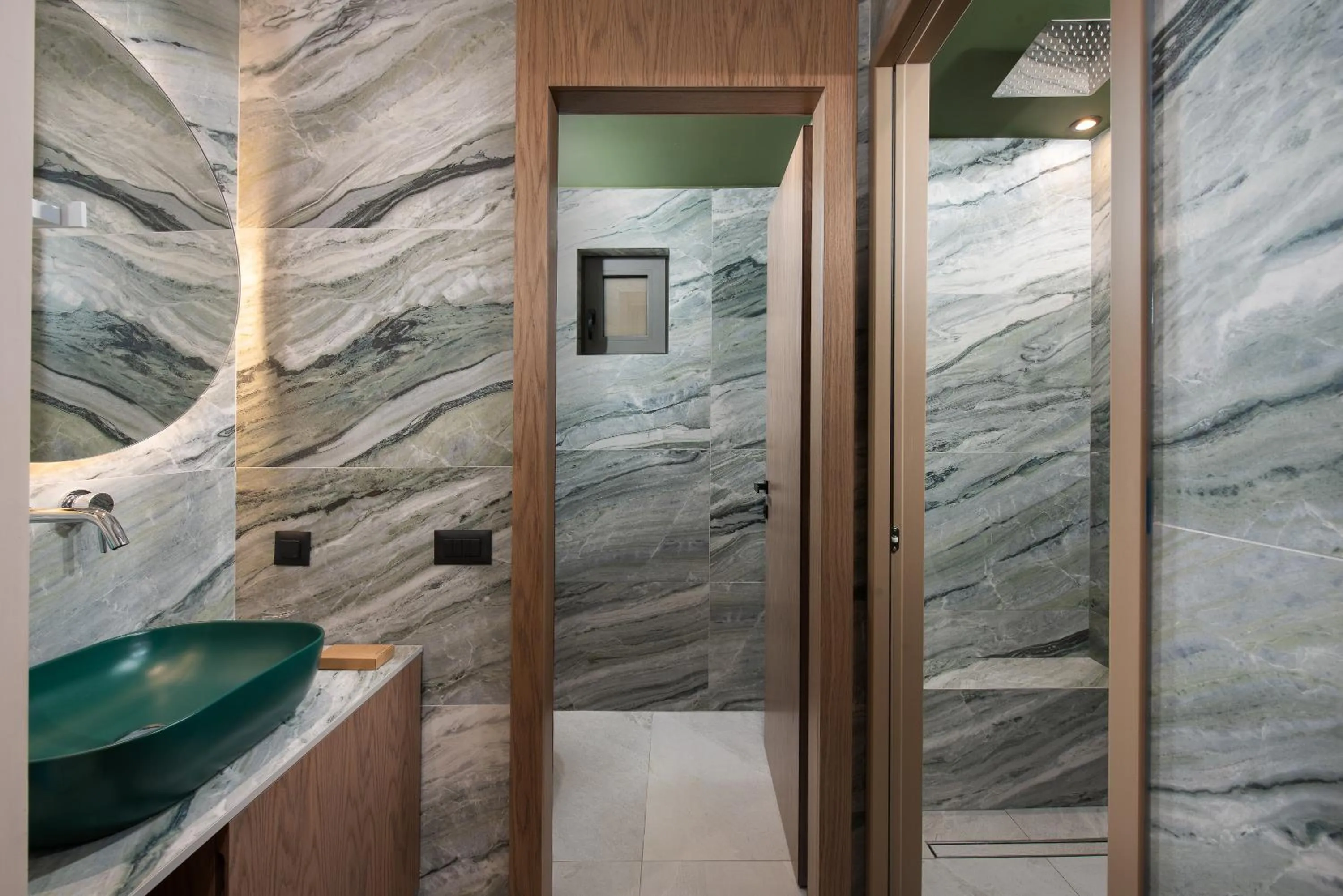 Shower in Cosmeen Lifestyle Boutique Stay