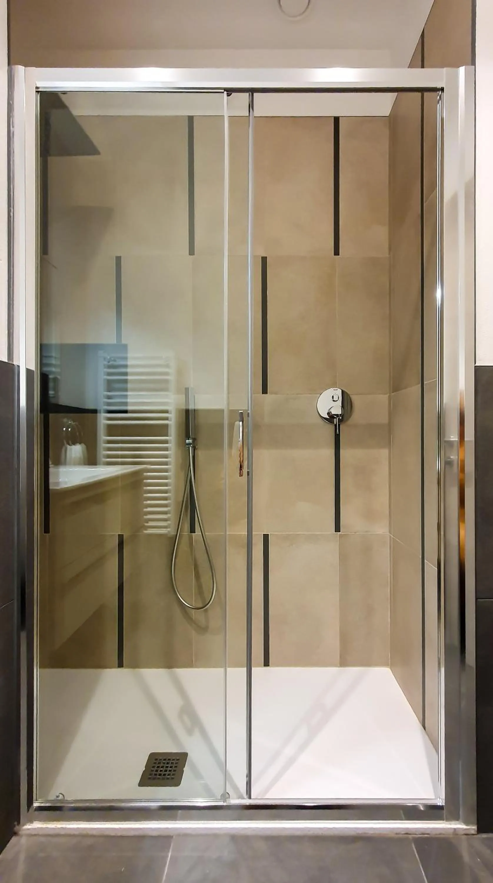 Shower in Emerald Green Residence