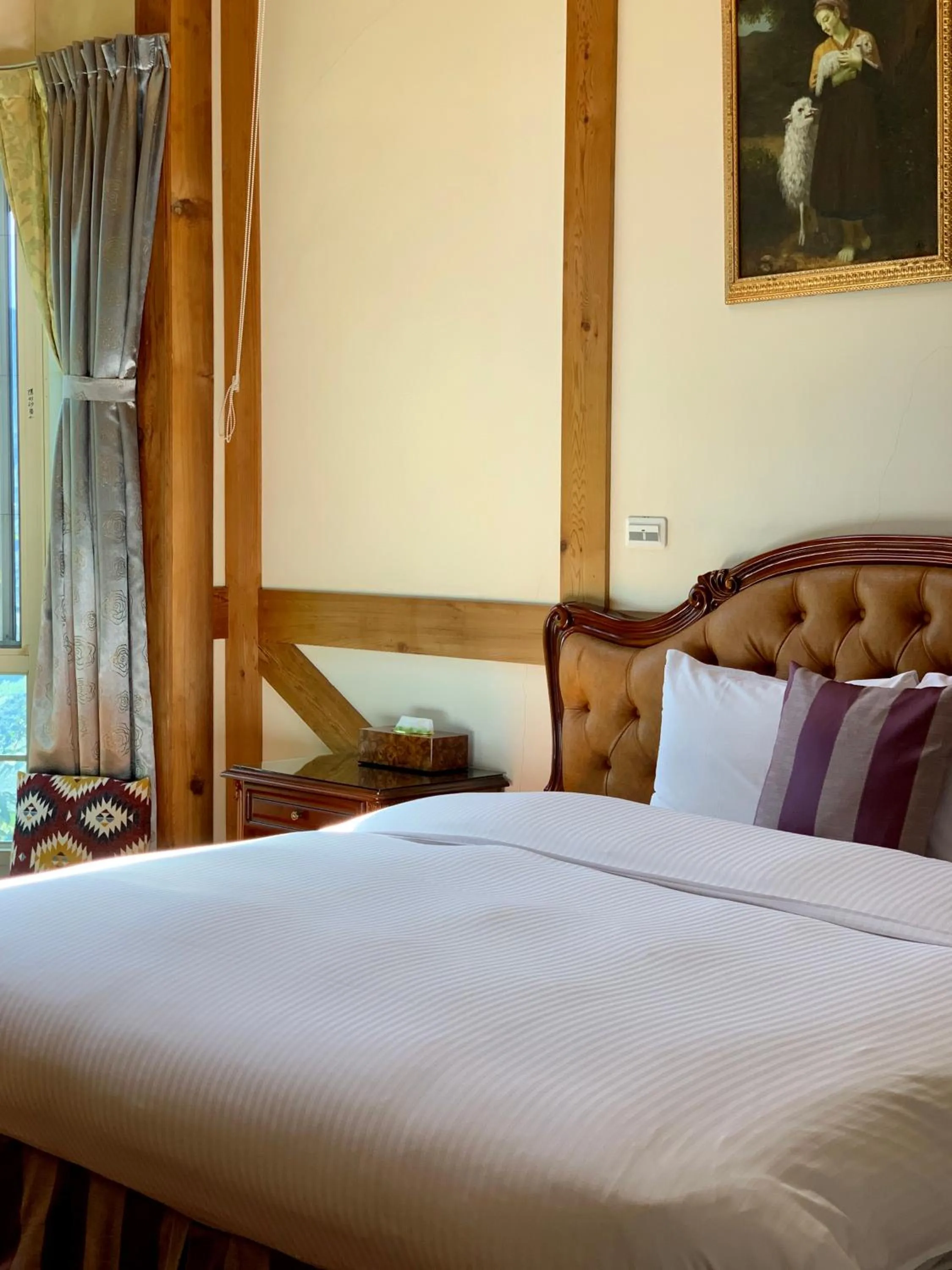 Bed in The Cotswolds Villa