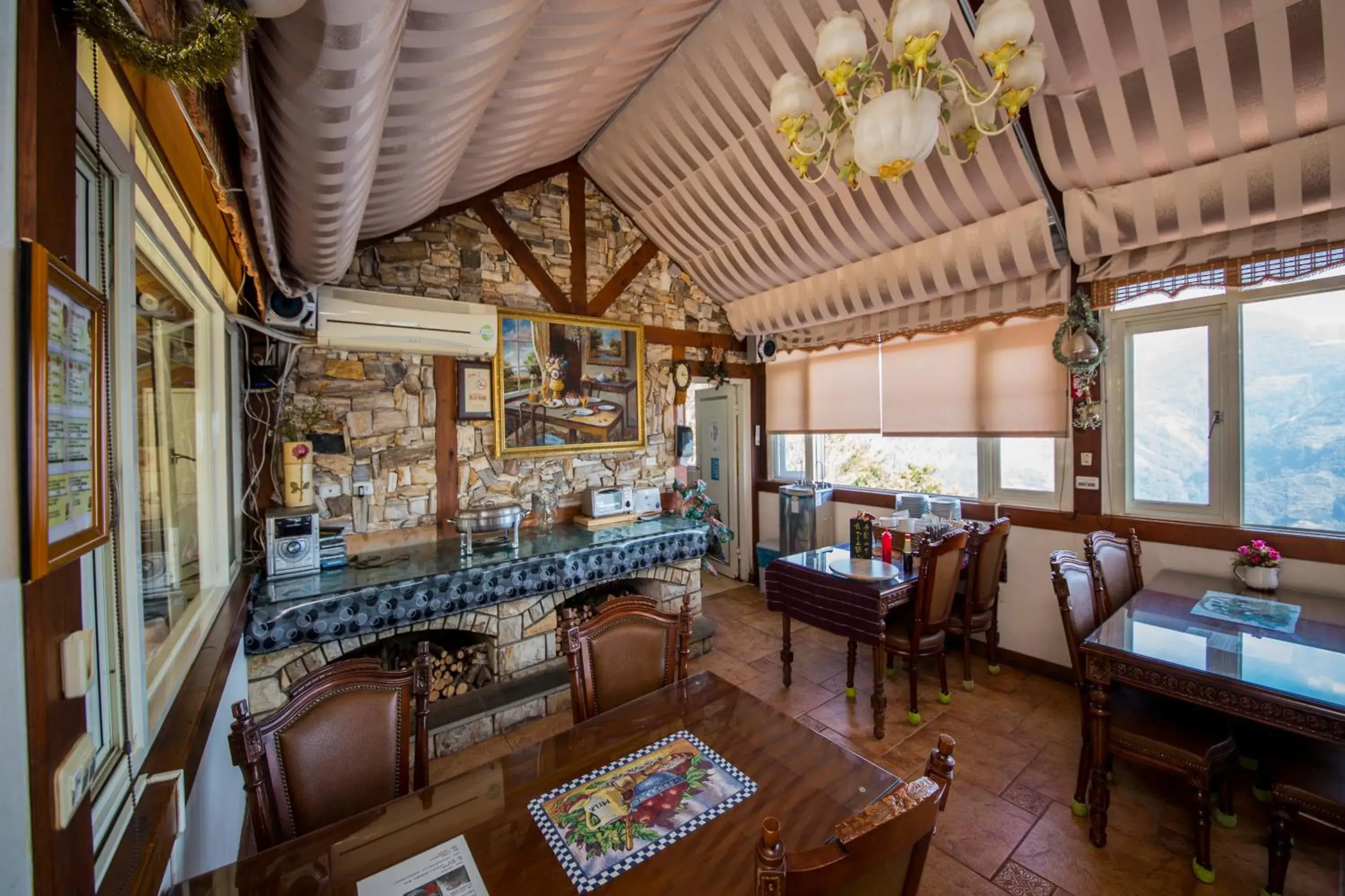 Restaurant/places to eat in The Cotswolds Villa Restaurant/places to eat in The Cotswolds Villa