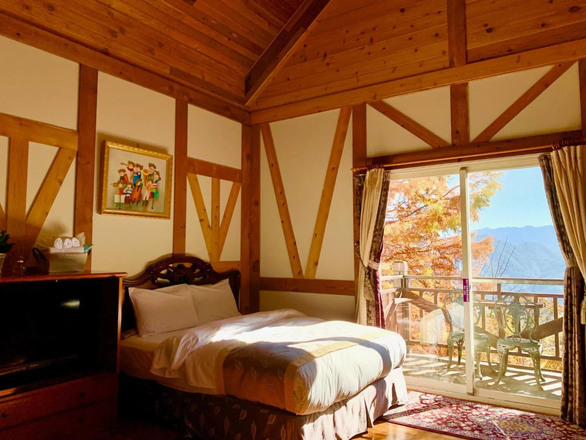 Photo of the whole room, Bed in The Cotswolds Villa