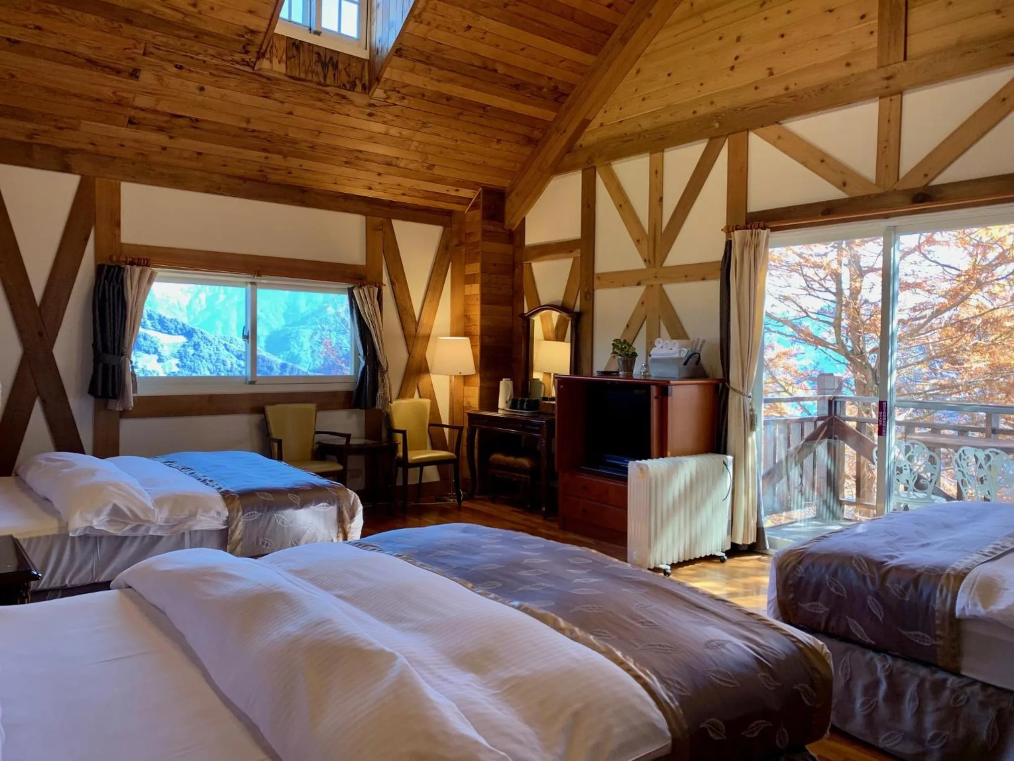 Garden, Bed in The Cotswolds Villa