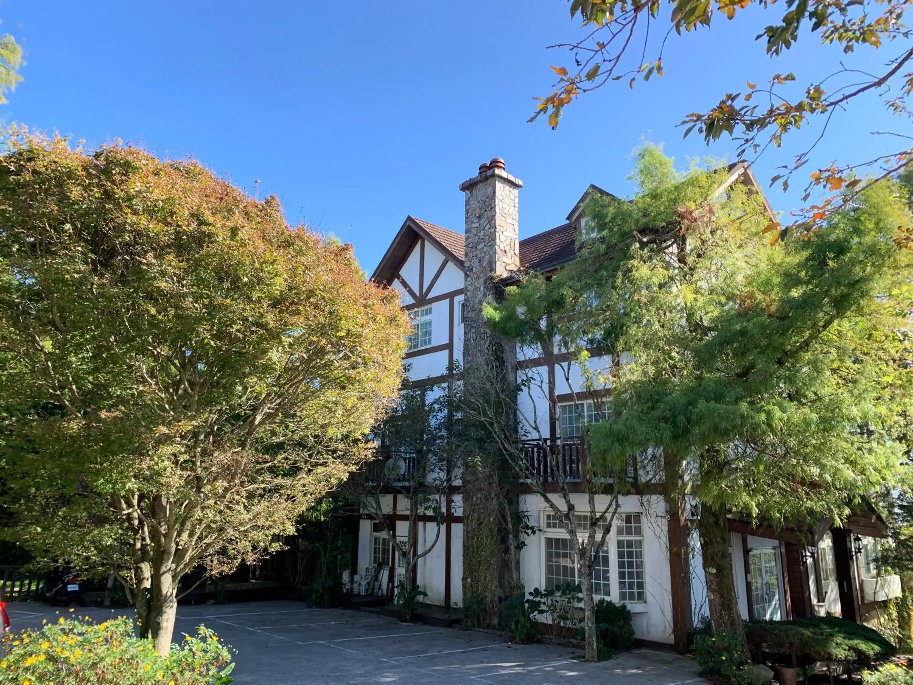 Property building in The Cotswolds Villa Property building in The Cotswolds Villa