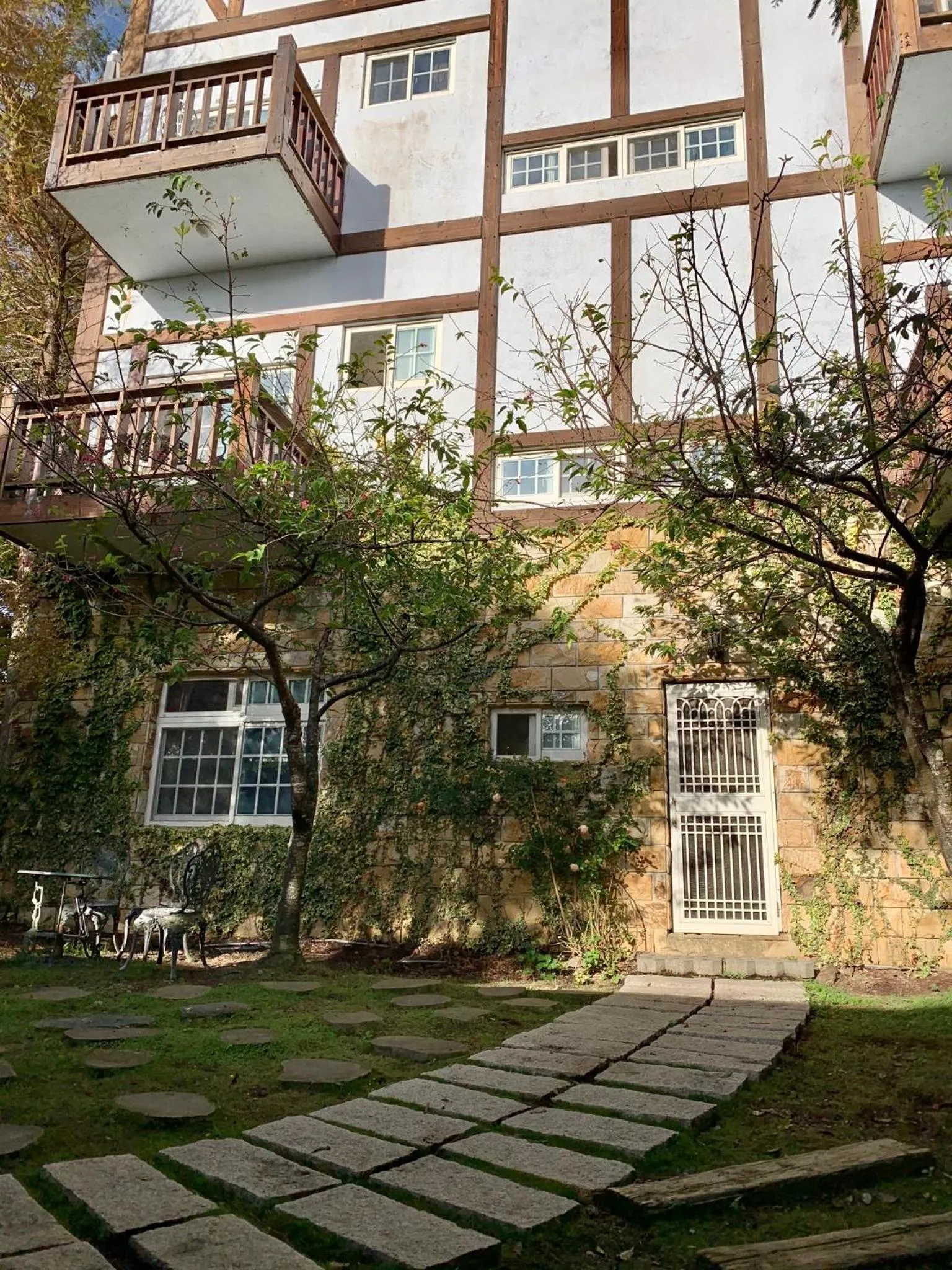 Garden in The Cotswolds Villa