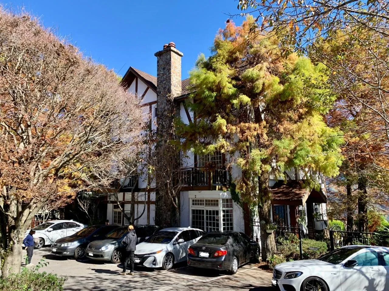 Property building in The Cotswolds Villa