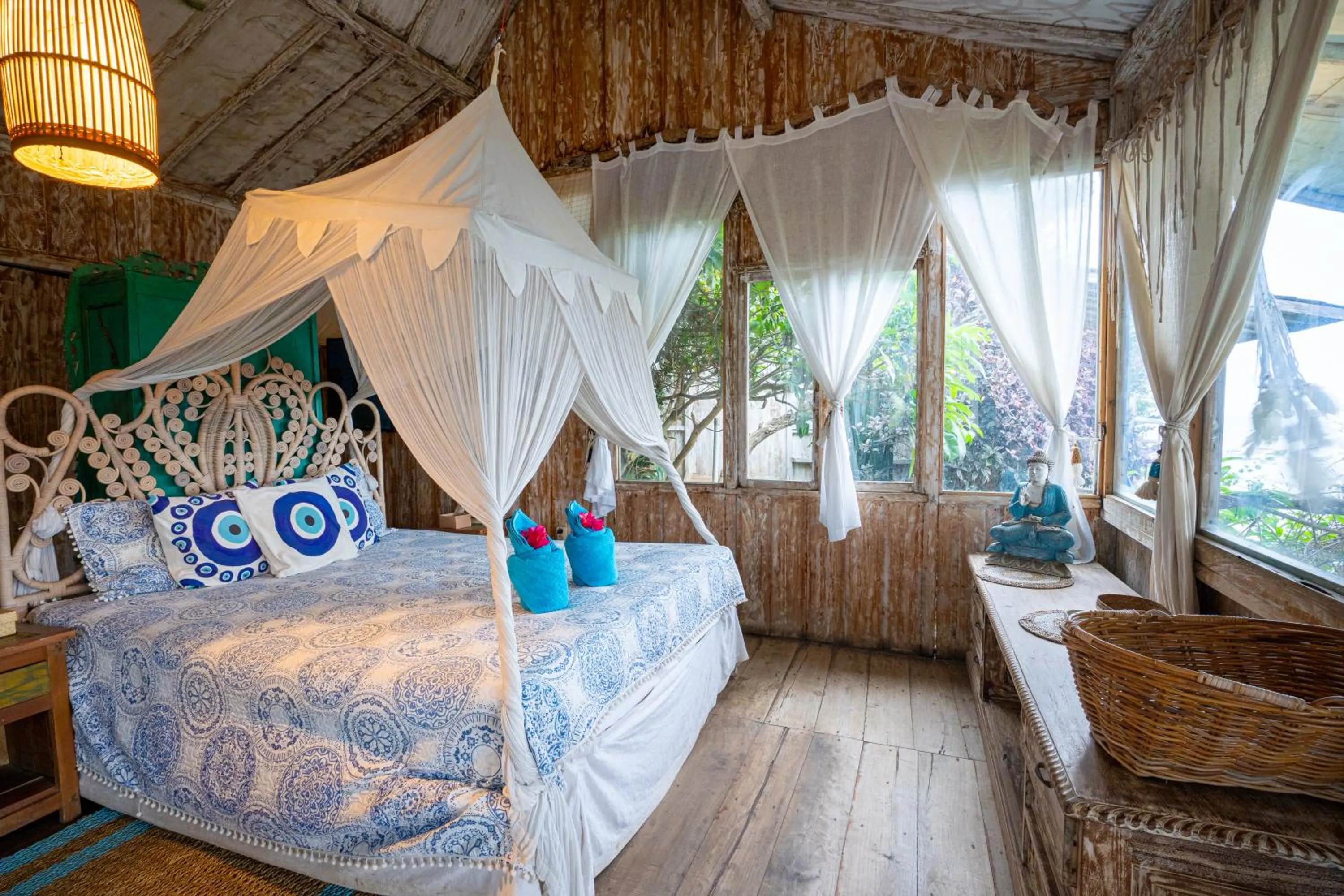 Bedroom, Bed in Selini Hills