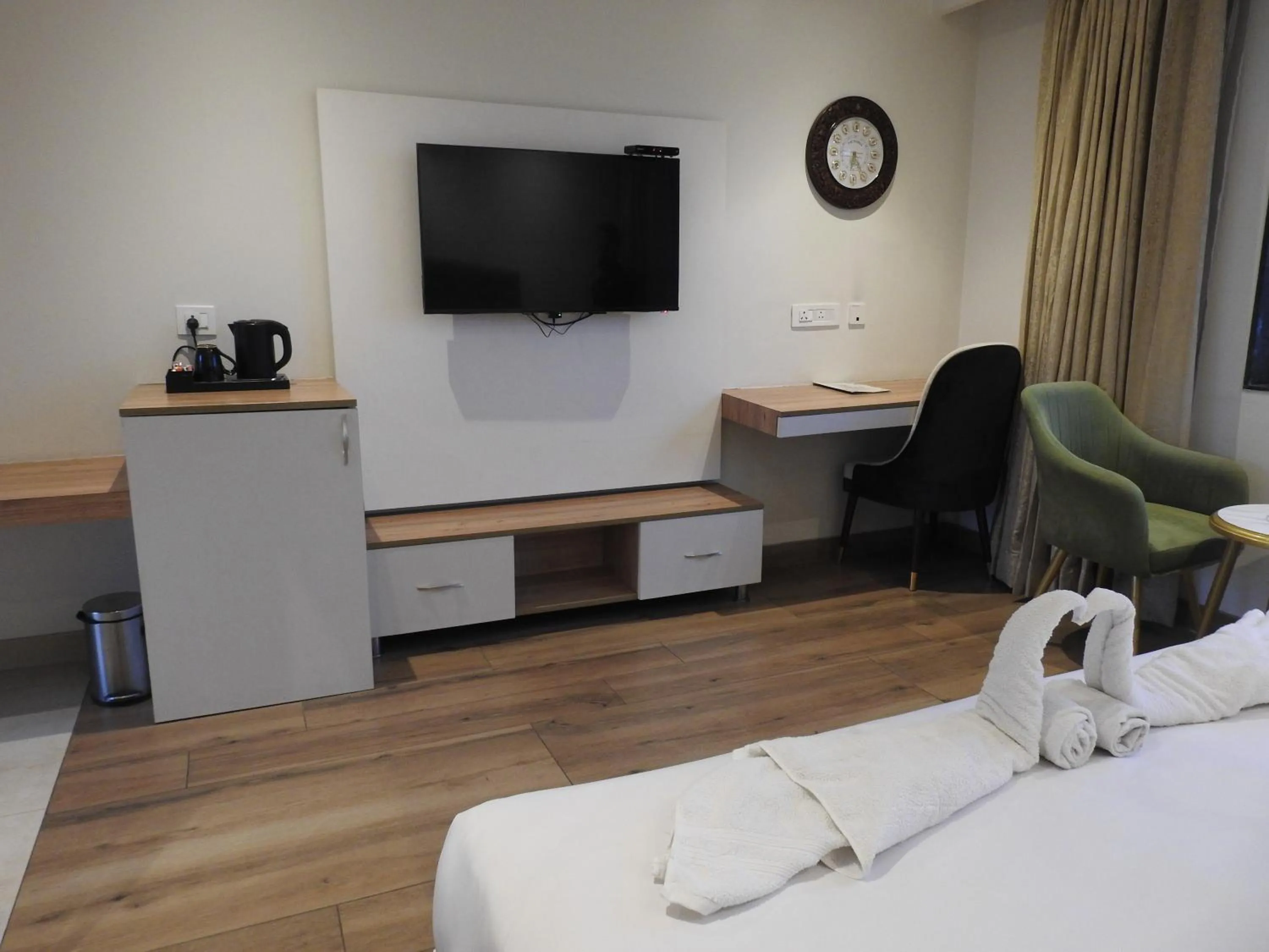 Bed in Sapphire Sky Hotel