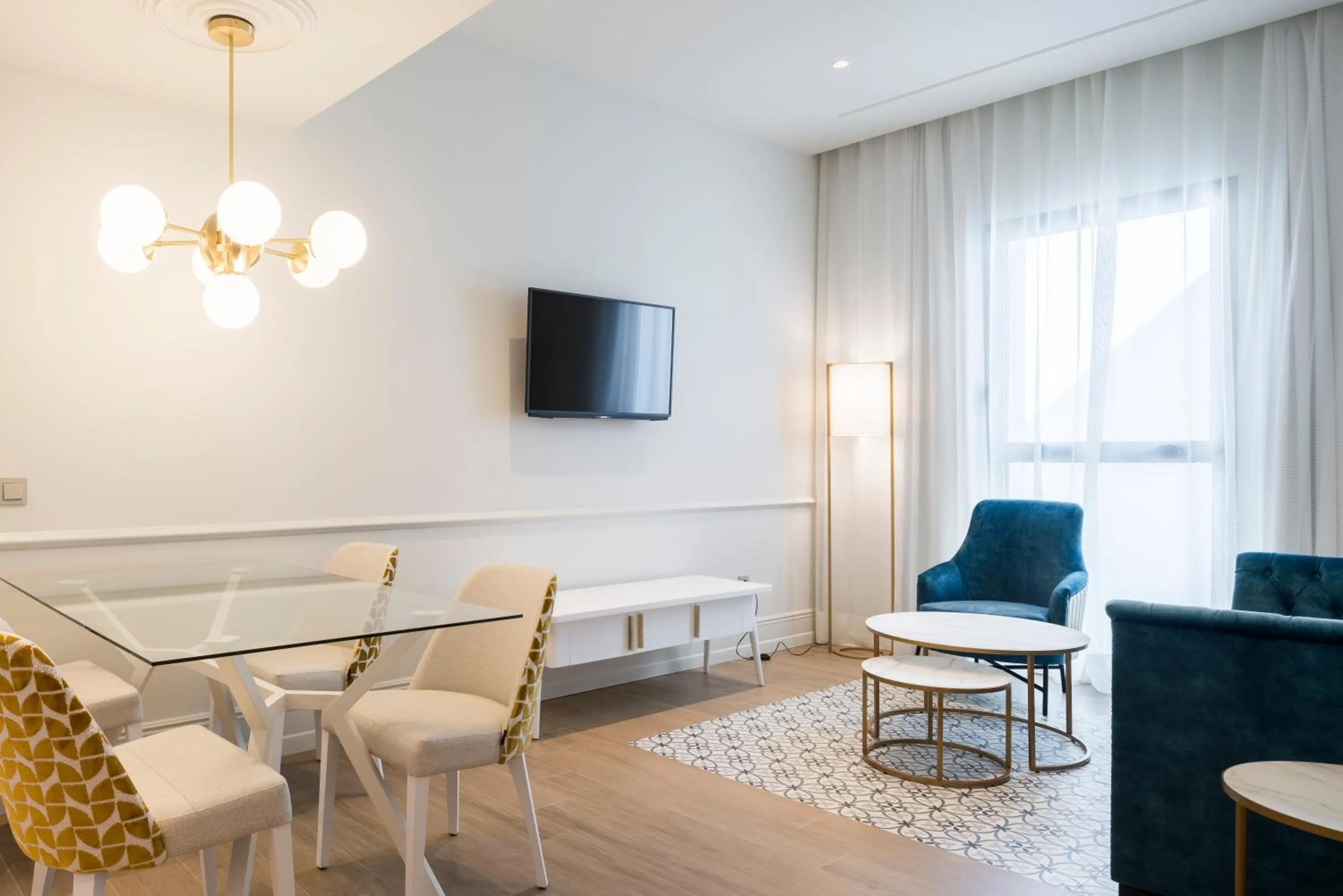 TV and multimedia in Tandem Solera