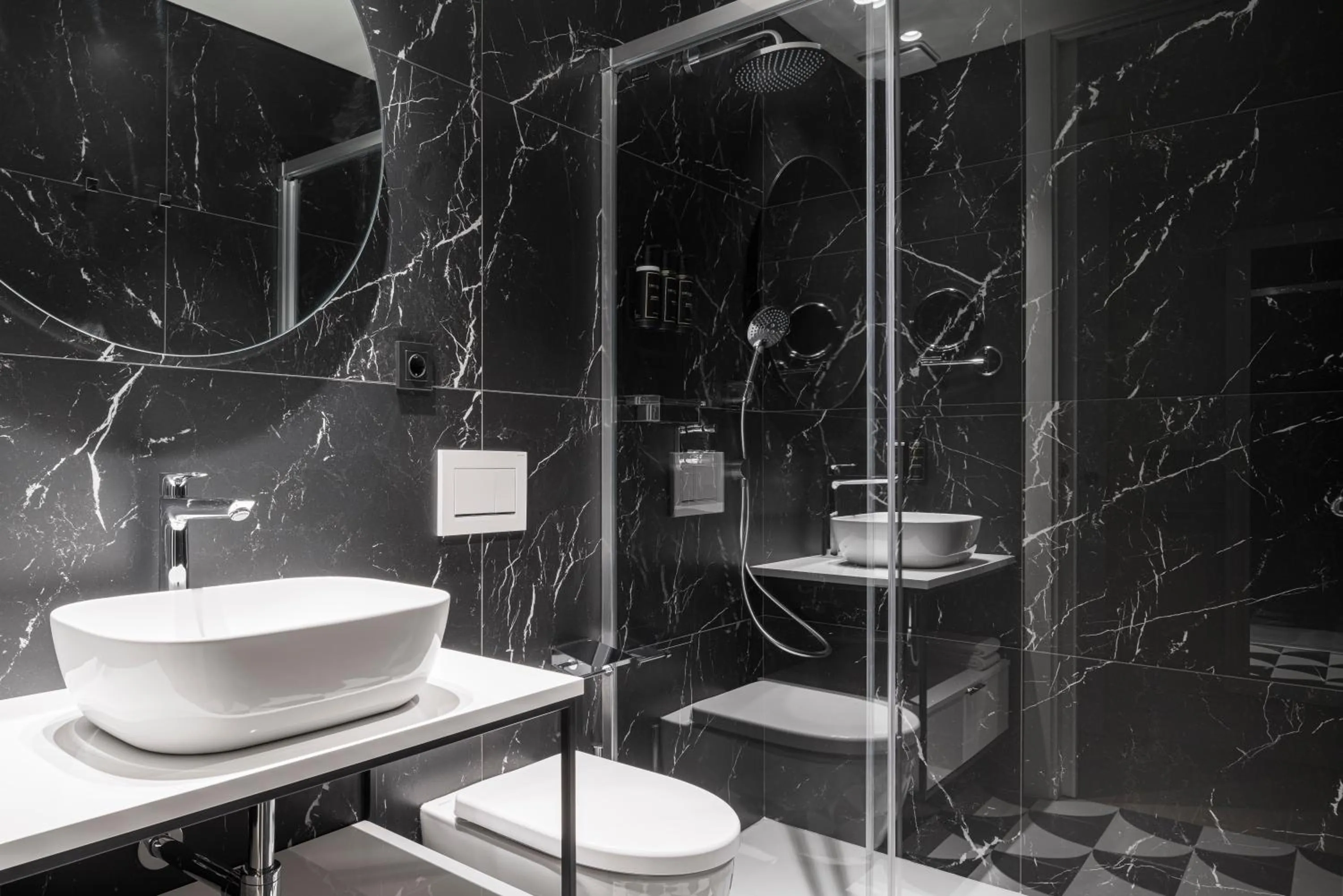 Shower in Tandem Solera