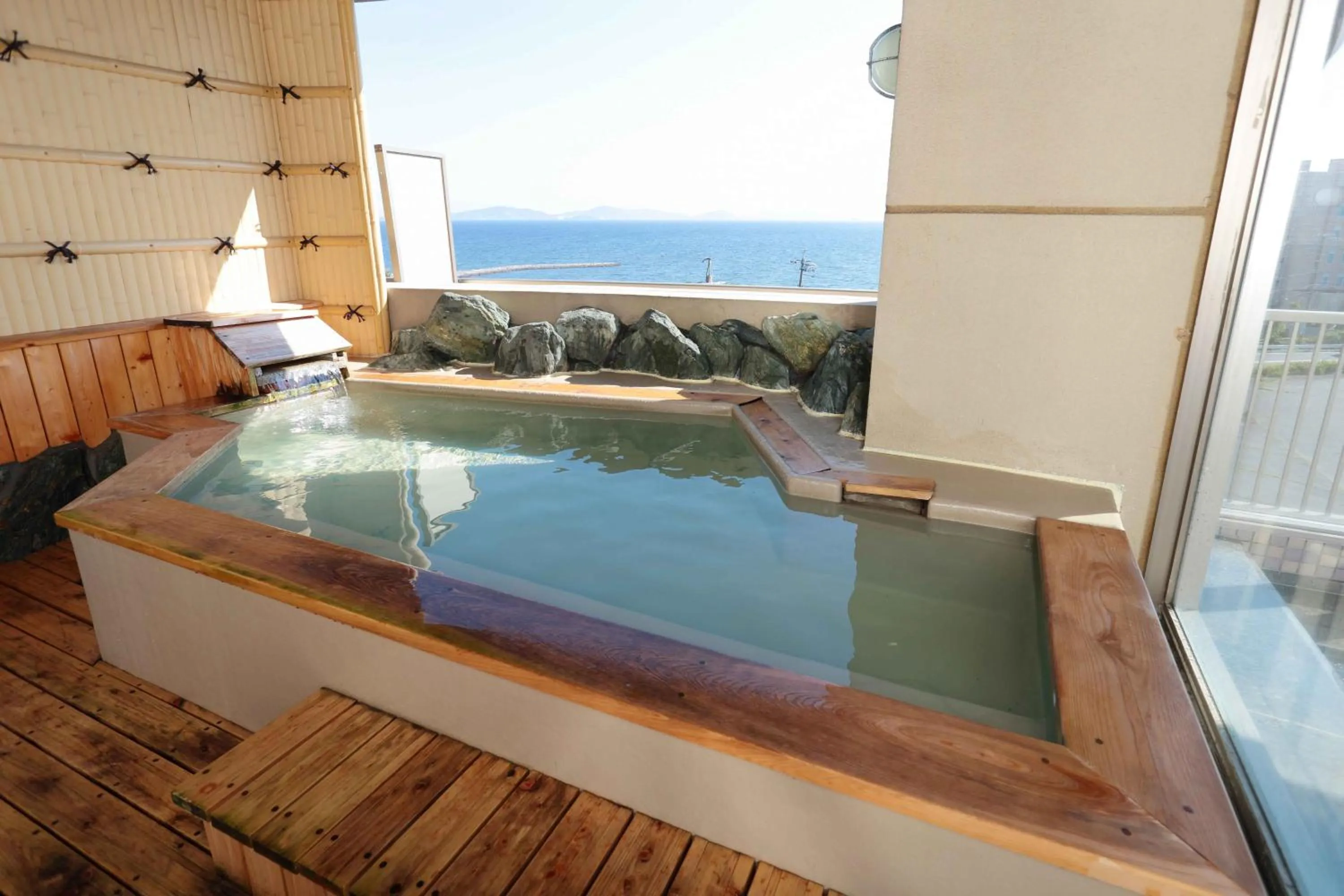 Open Air Bath in Kaiyoukaku