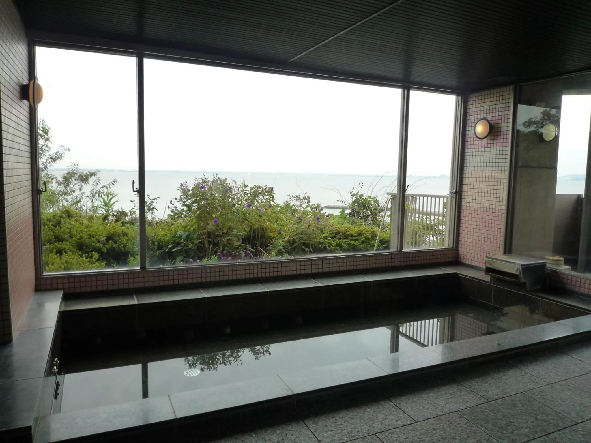 Hot Spring Bath in Kaiyoukaku