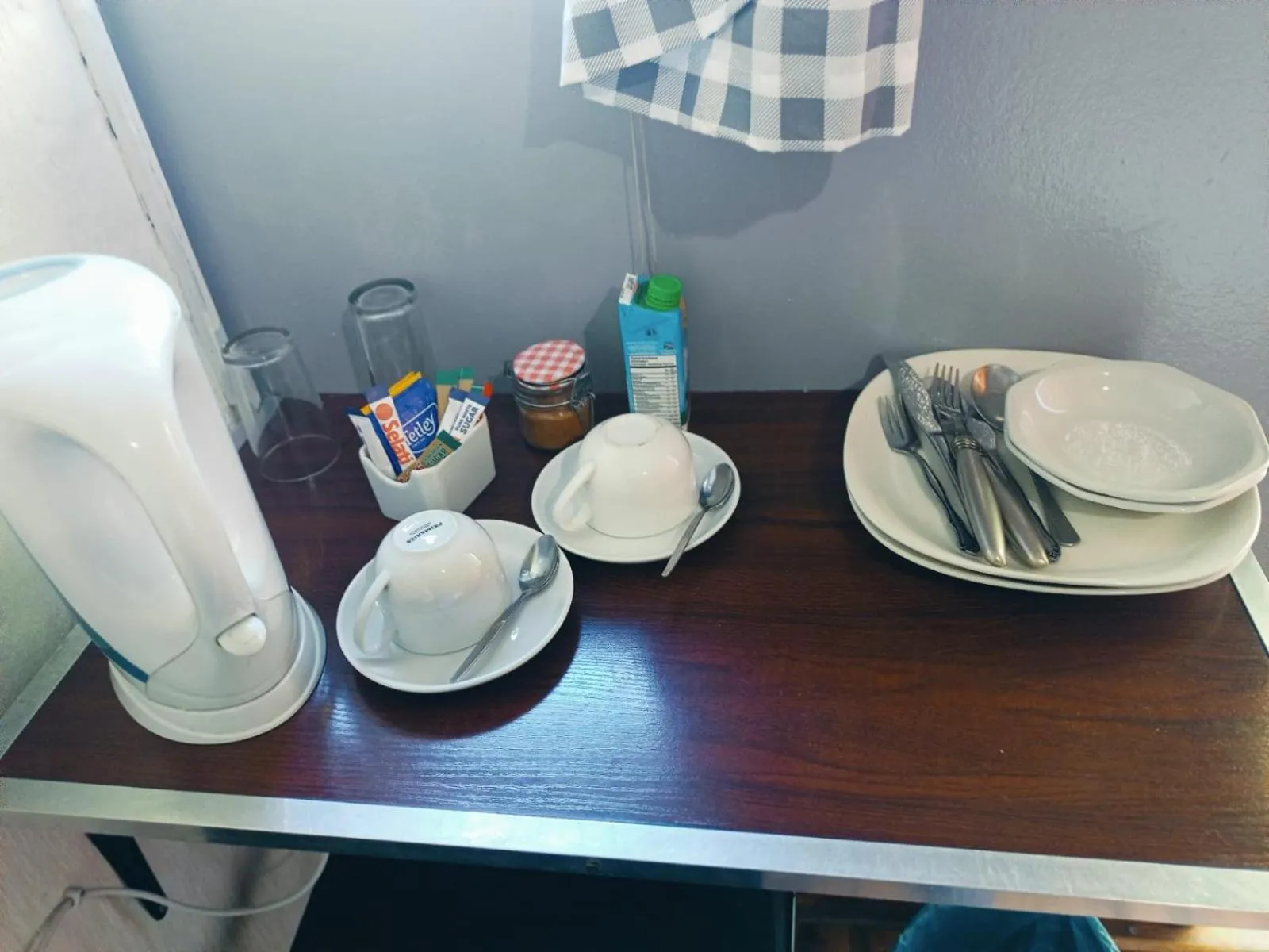 Coffee/tea facilities in 21 On Coetzee Guest House