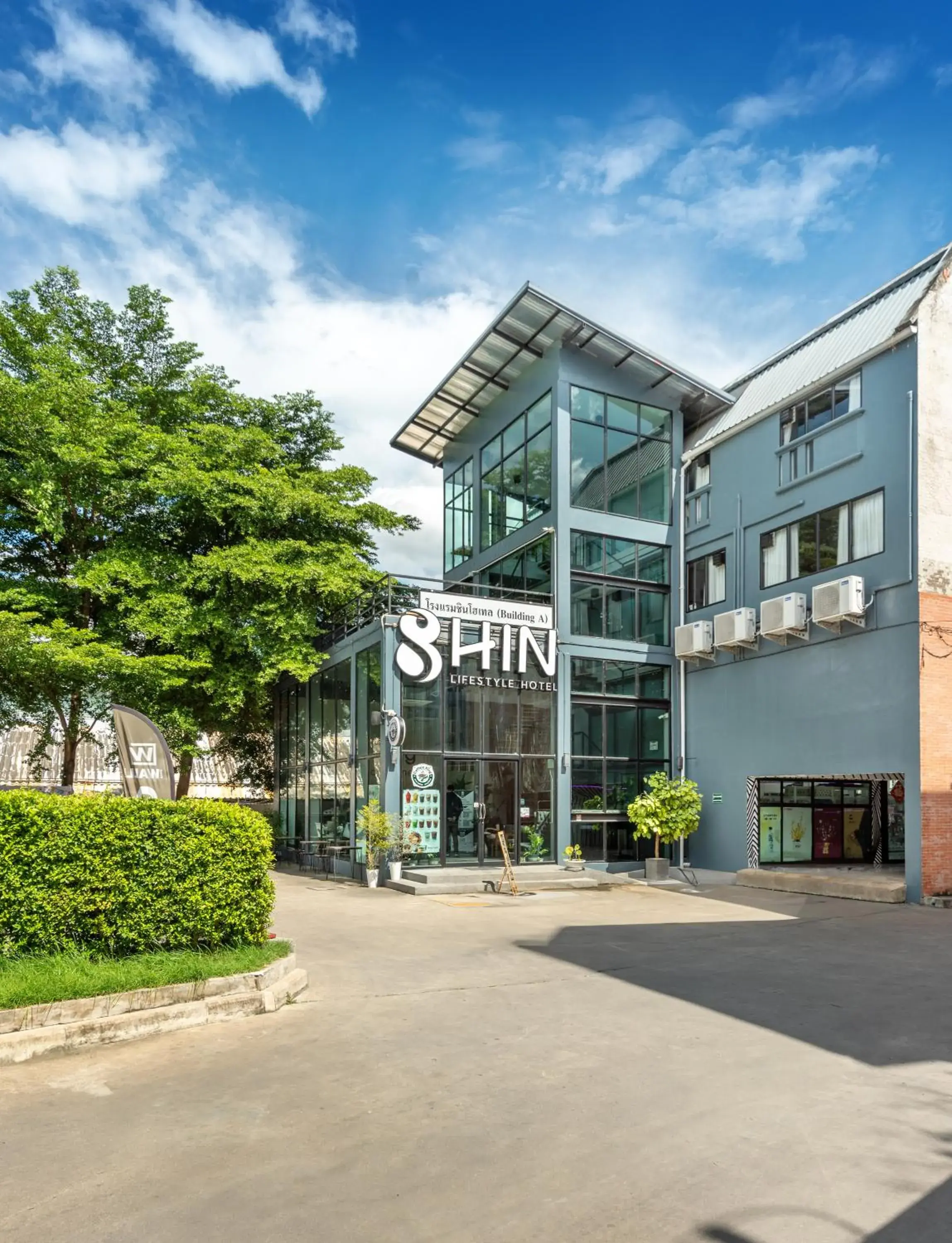 Property building in SHIN Hotel Nimman ChiangMai Property building in SHIN Hotel Nimman ChiangMai