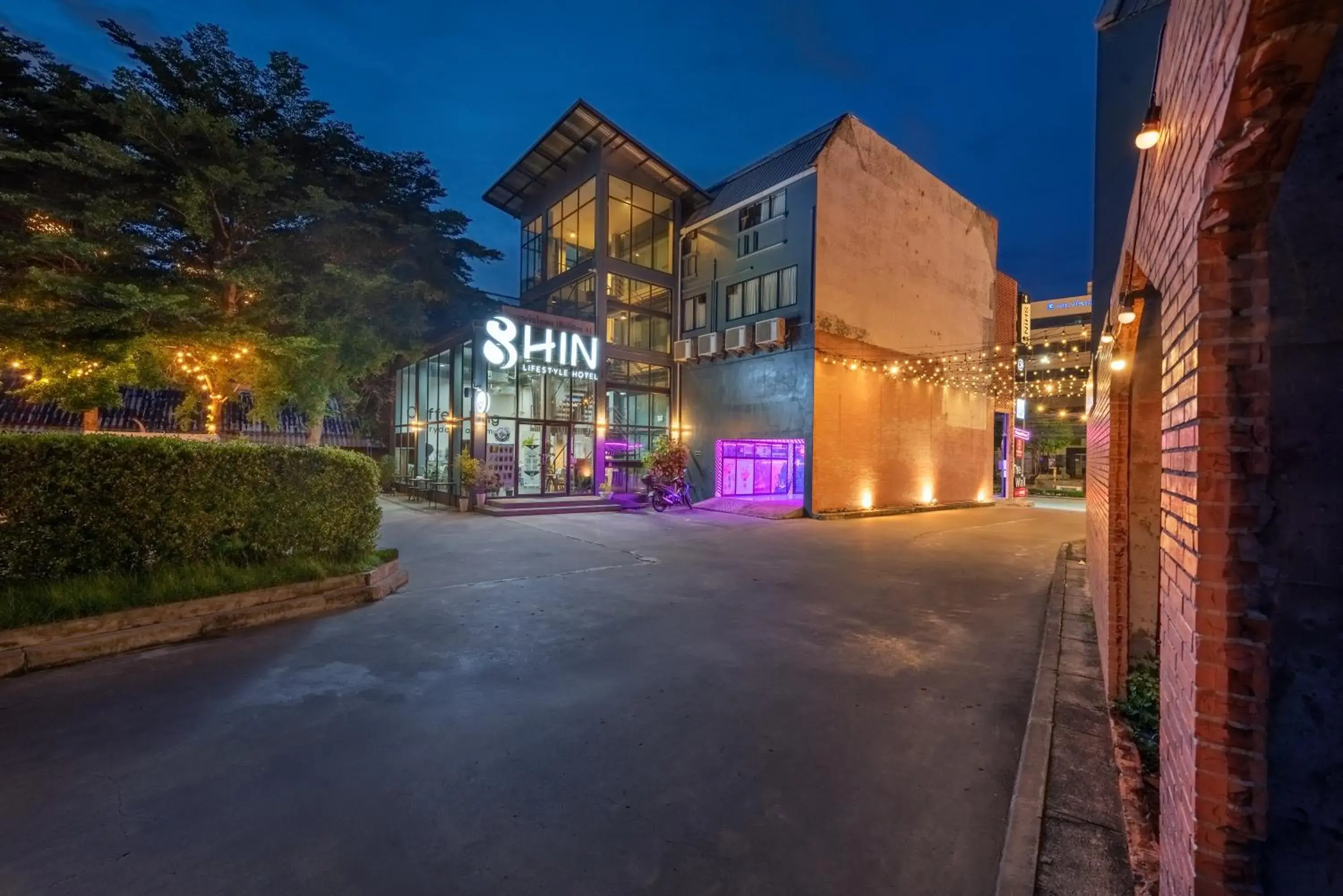 Property building in SHIN Hotel Nimman ChiangMai Property building in SHIN Hotel Nimman ChiangMai
