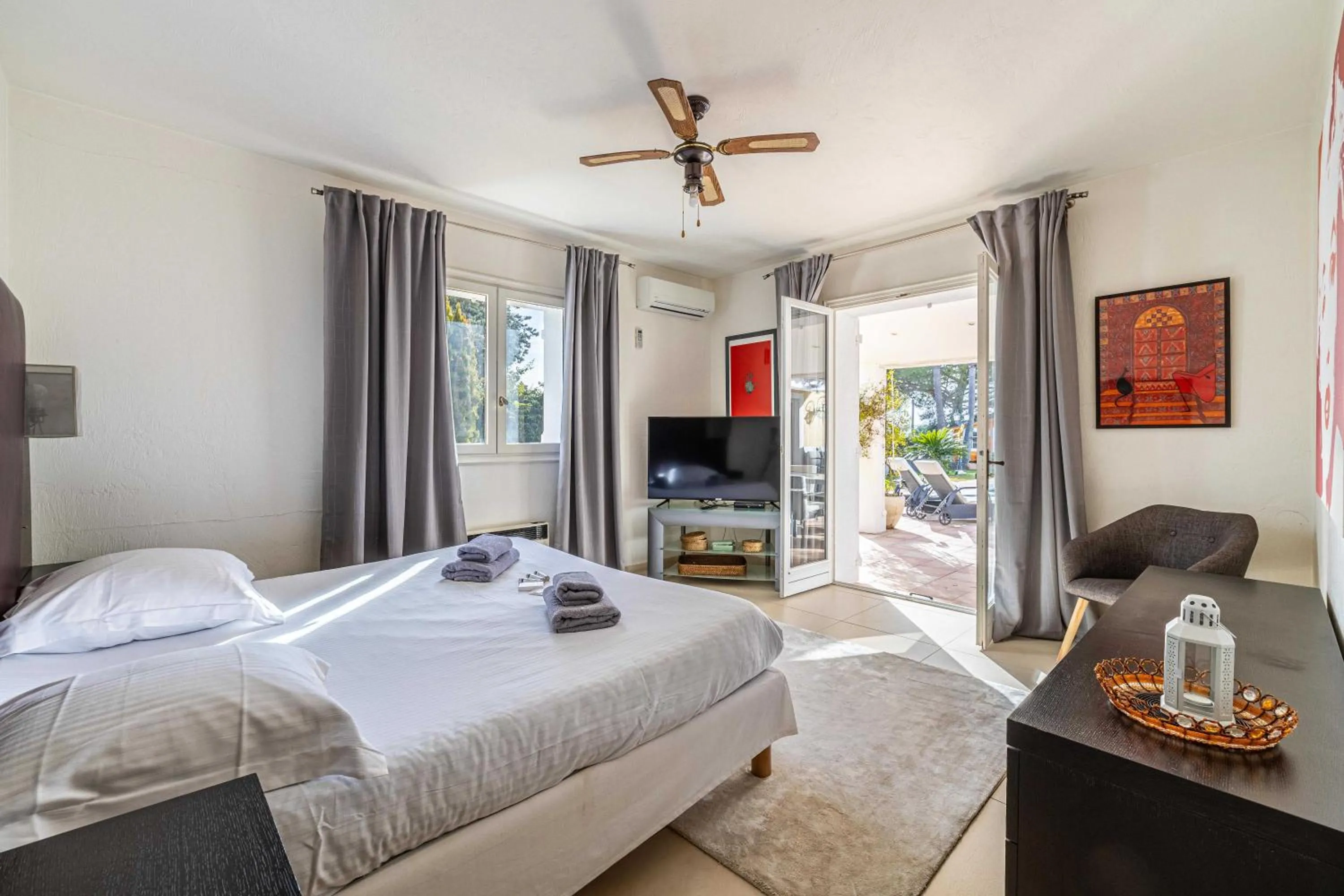Bed in Luxurious Private 6-bed villa with Pool Mougins