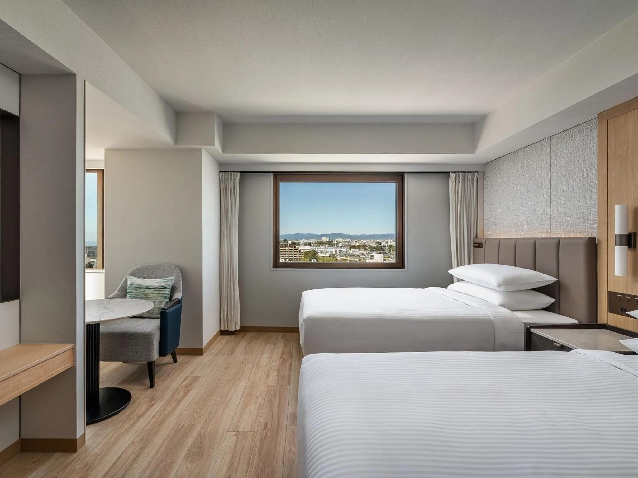 Photo of the whole room, Bed in Hamamatsu Marriott Hotel