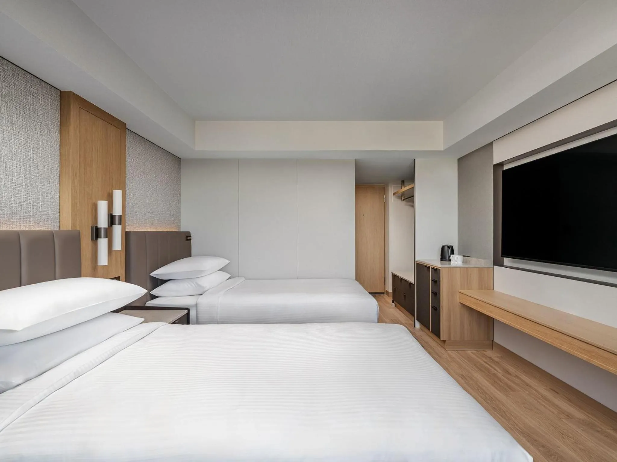 Photo of the whole room, Bed in Hamamatsu Marriott Hotel