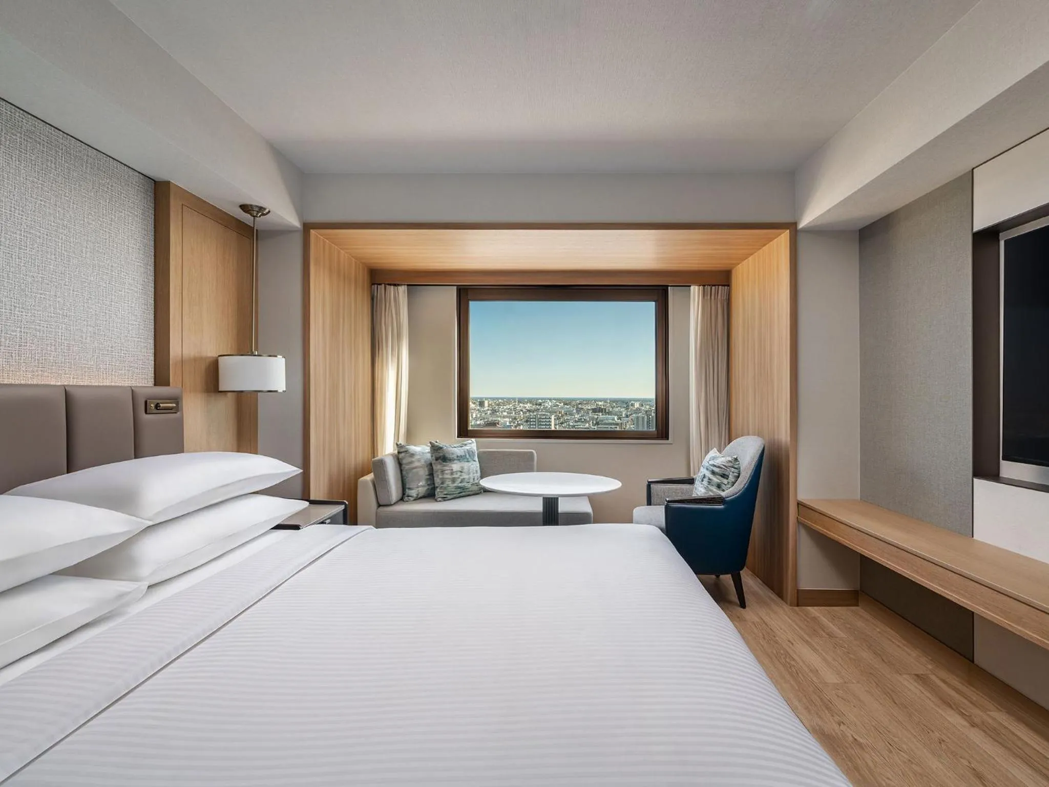 Photo of the whole room, Bed in Hamamatsu Marriott Hotel