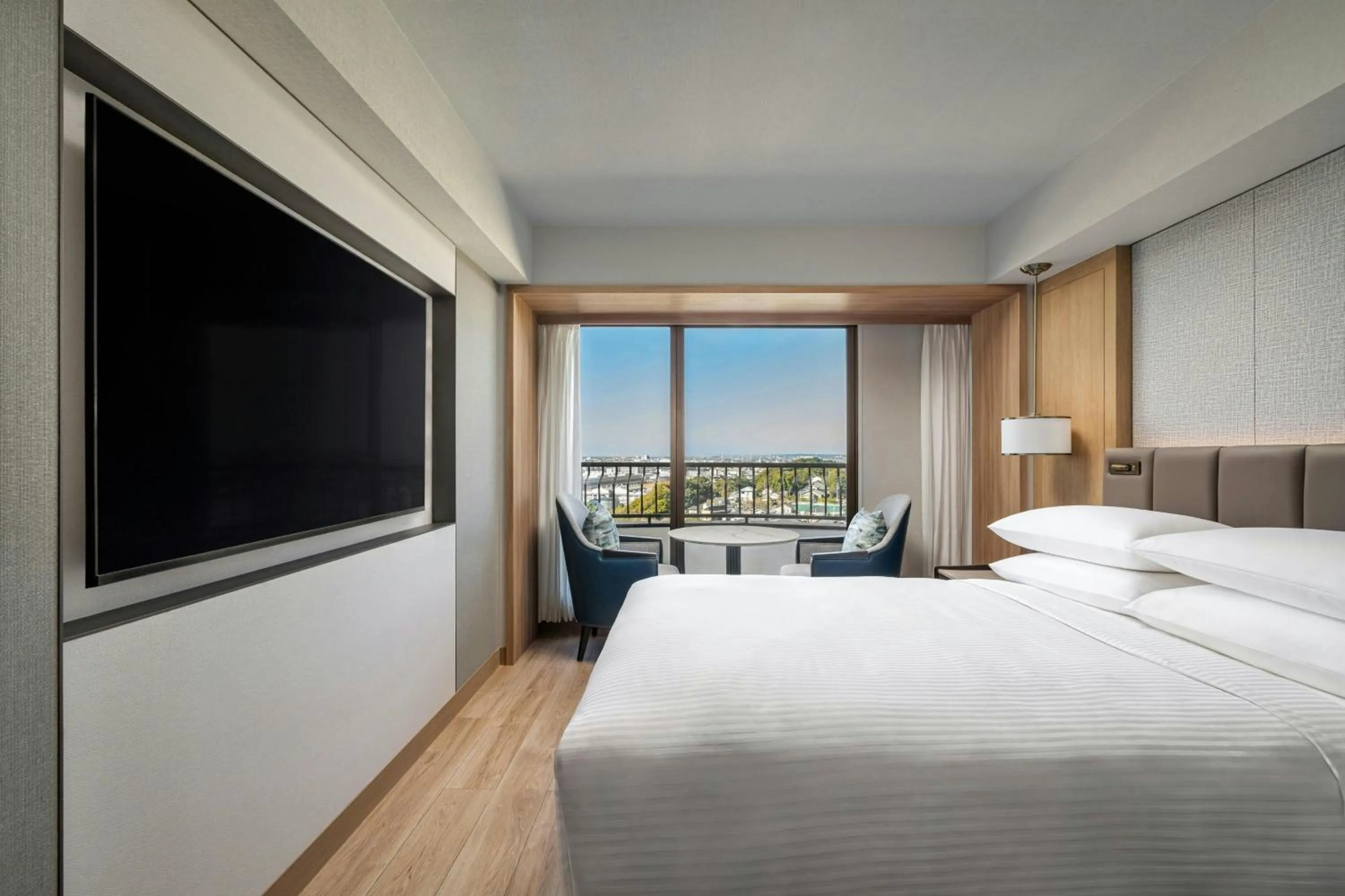 Photo of the whole room, Bed in Hamamatsu Marriott Hotel
