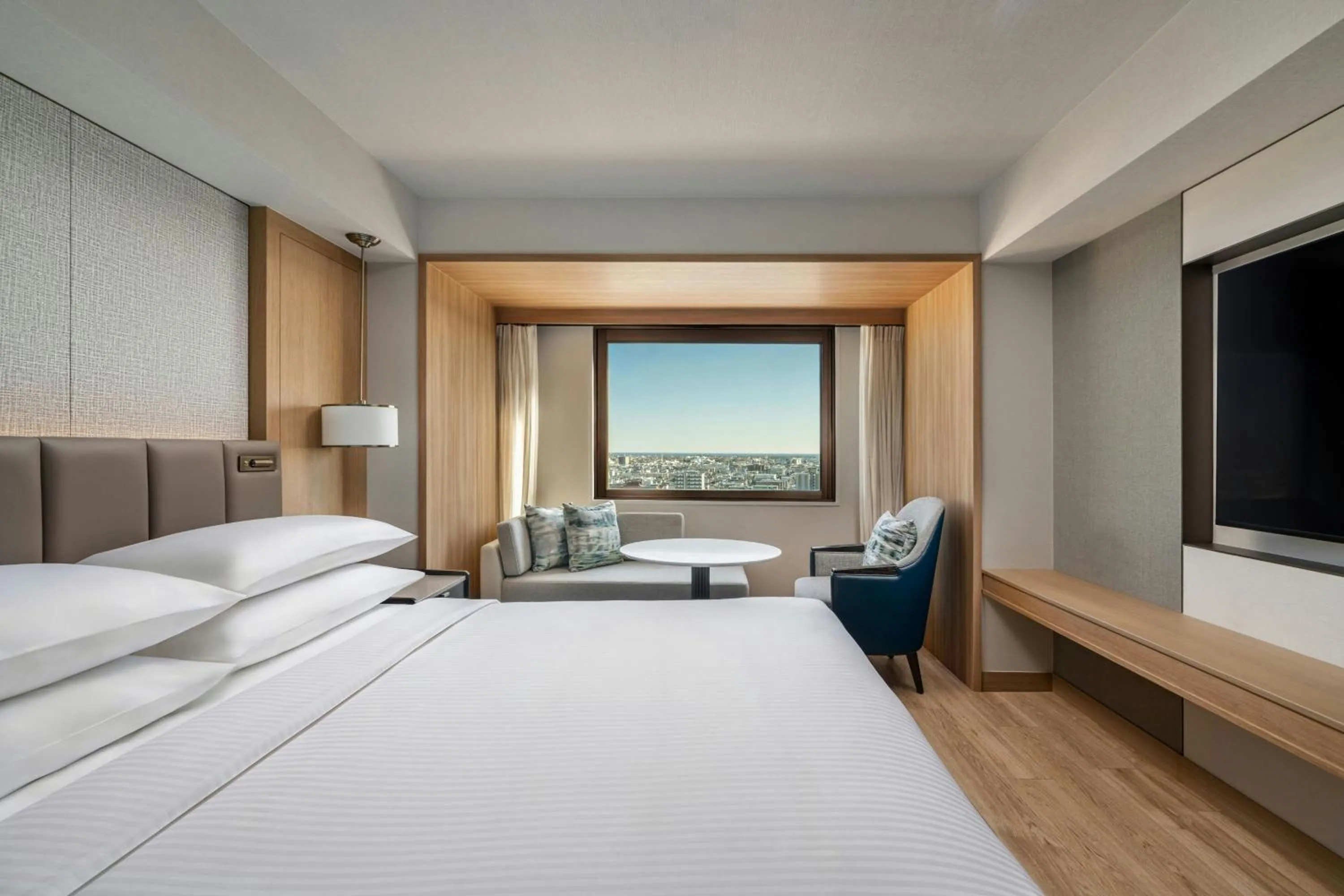 Photo of the whole room, Bed in Hamamatsu Marriott Hotel