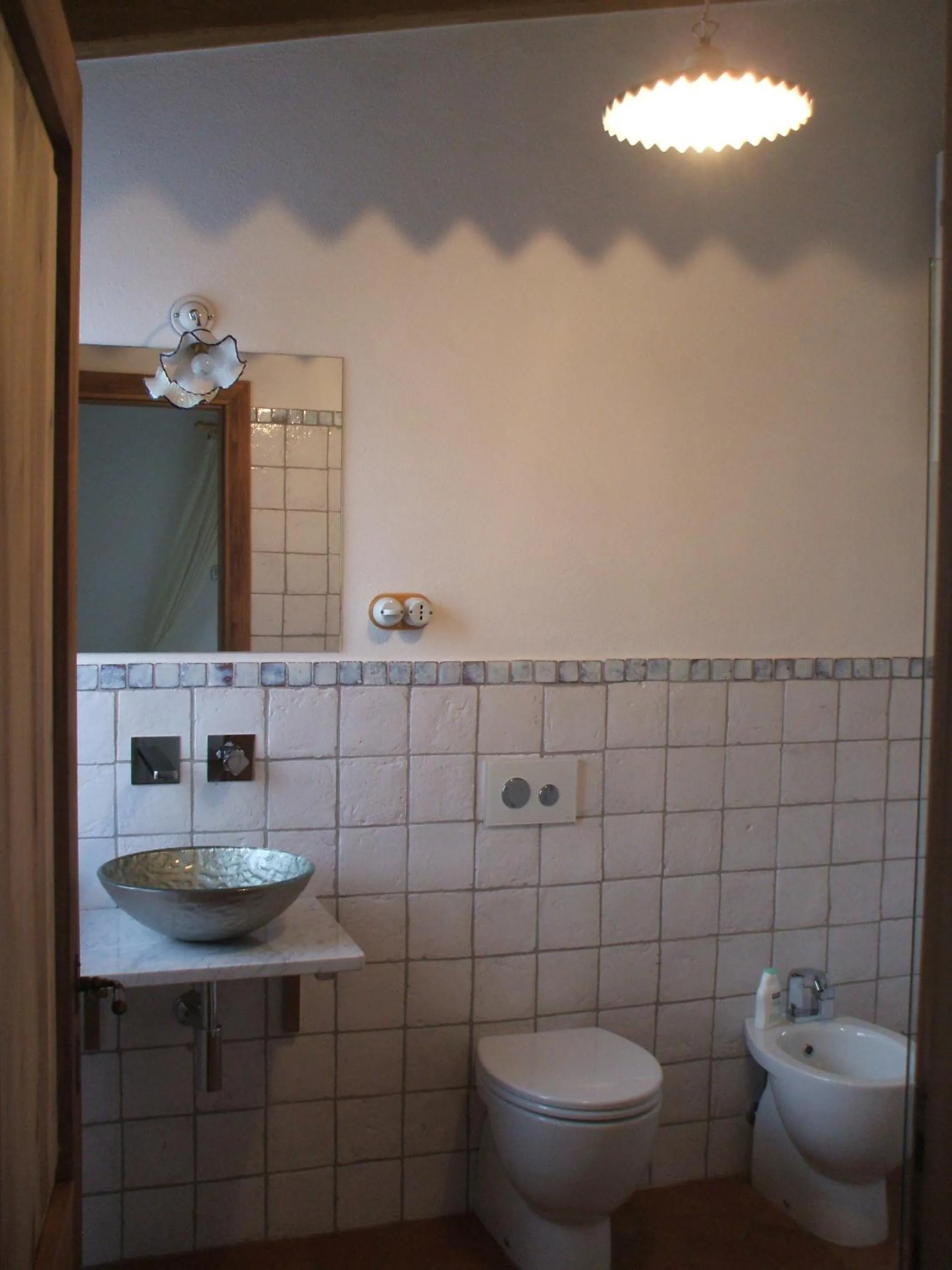 Bathroom in Nel Cielo... di Barga