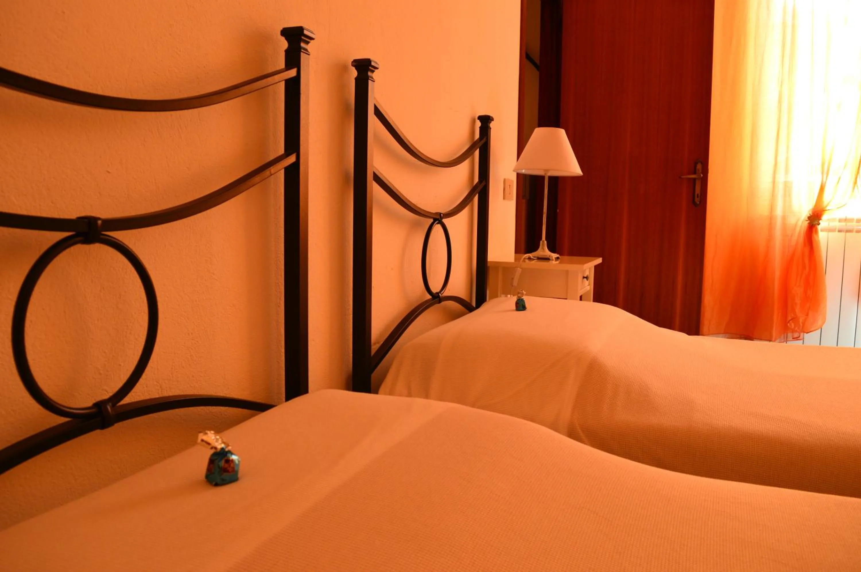 Photo of the whole room, Bed in Il Giardino Nel Parco R&B