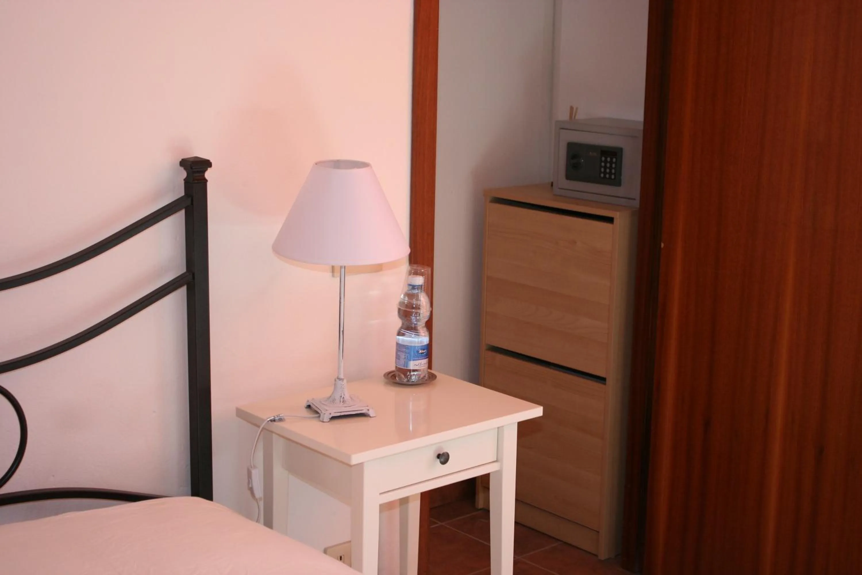 Photo of the whole room, Bed in Il Giardino Nel Parco R&B