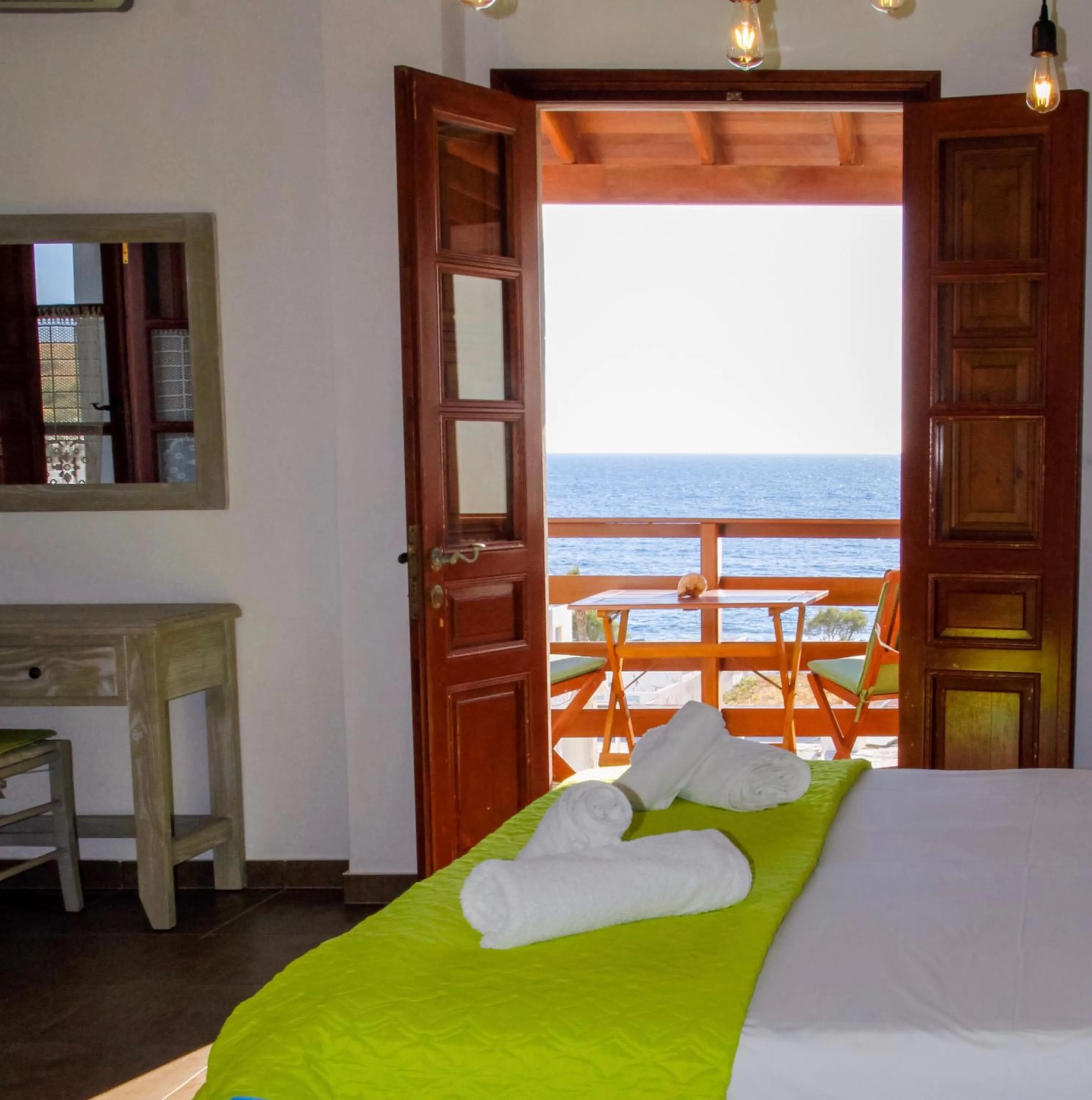 Balcony/Terrace, Bed in Mistral-Patmos
