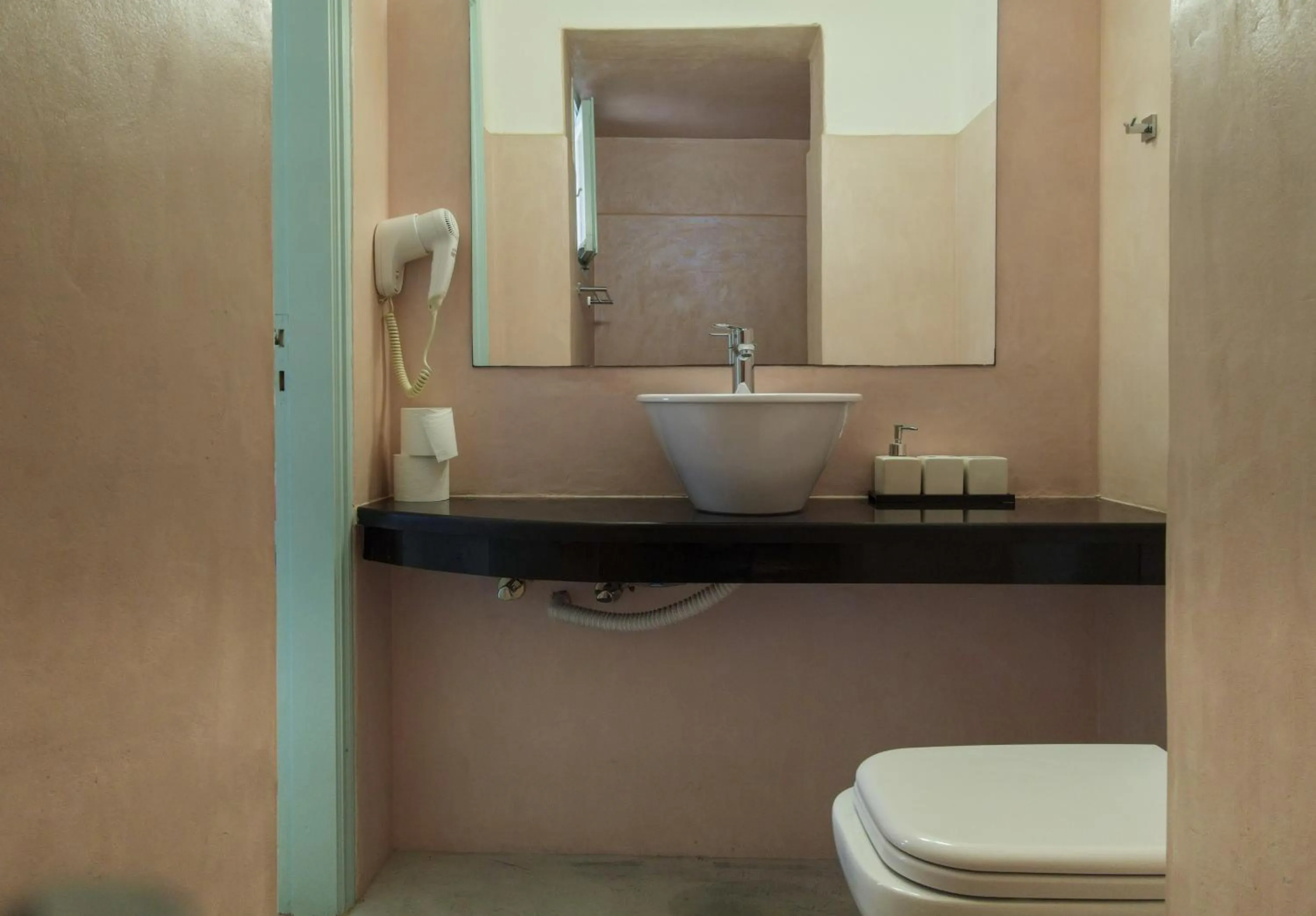 Shower in Mistral-Patmos