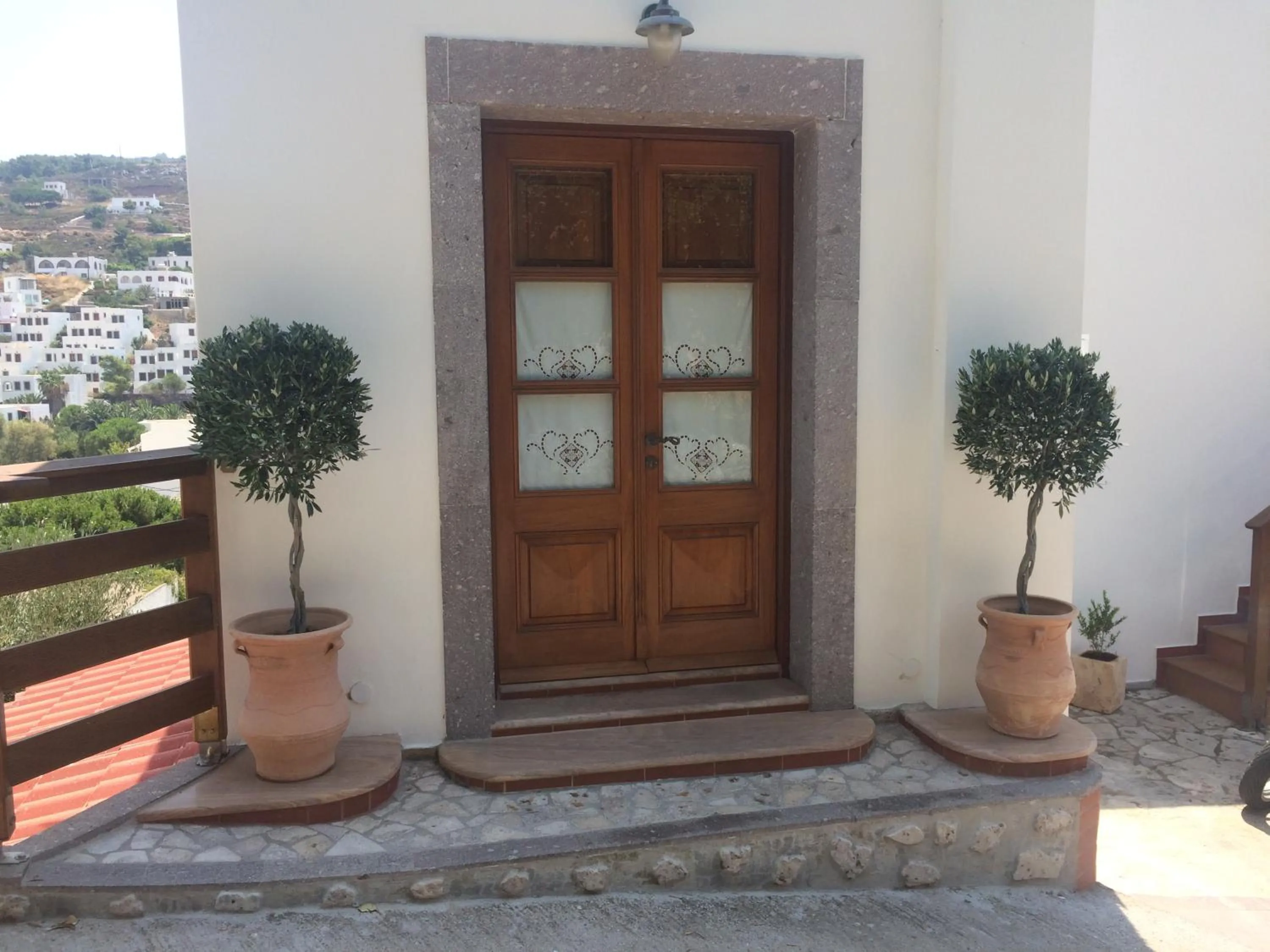 Facade/entrance in Mistral-Patmos