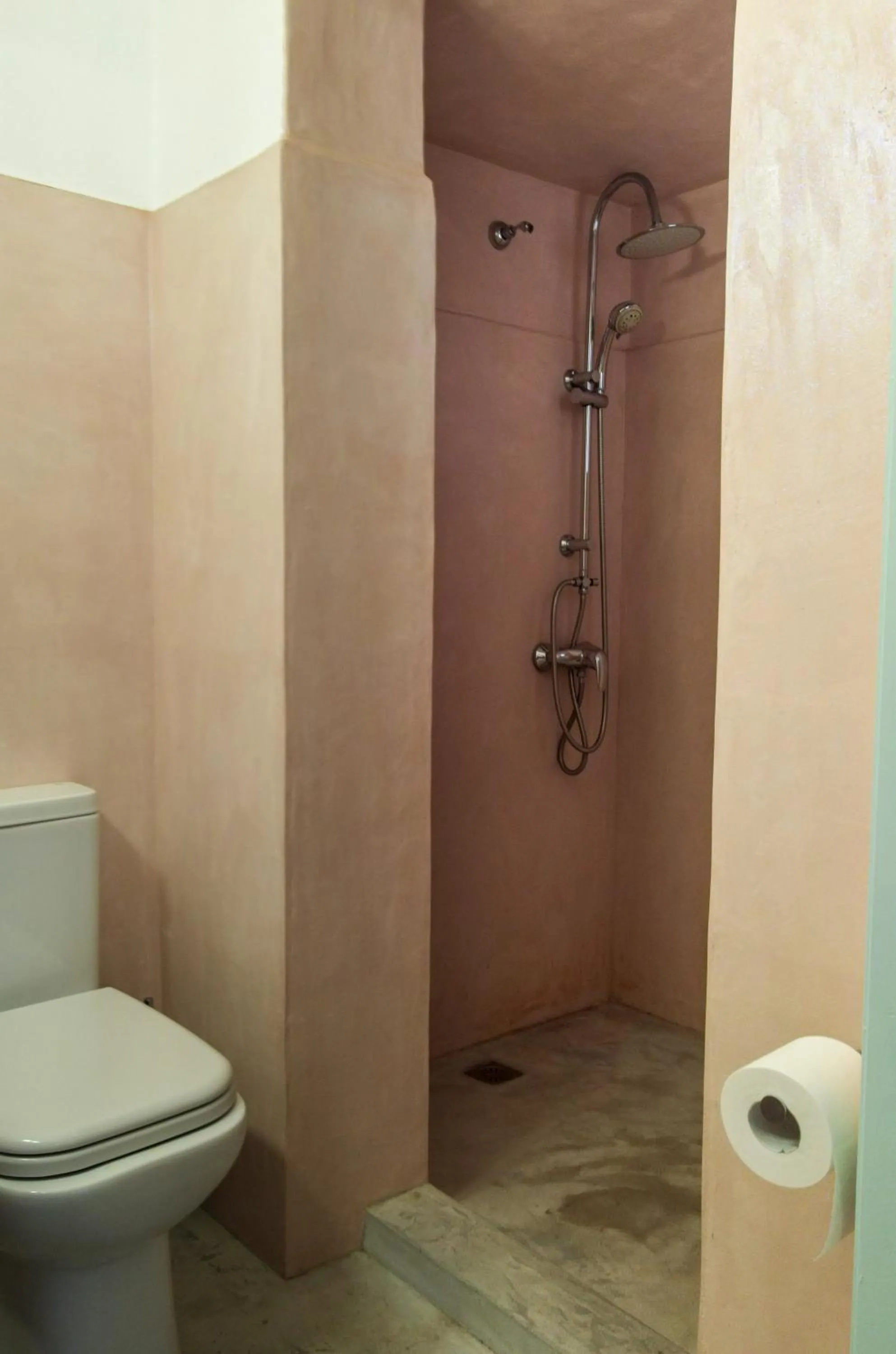 Shower in Mistral-Patmos