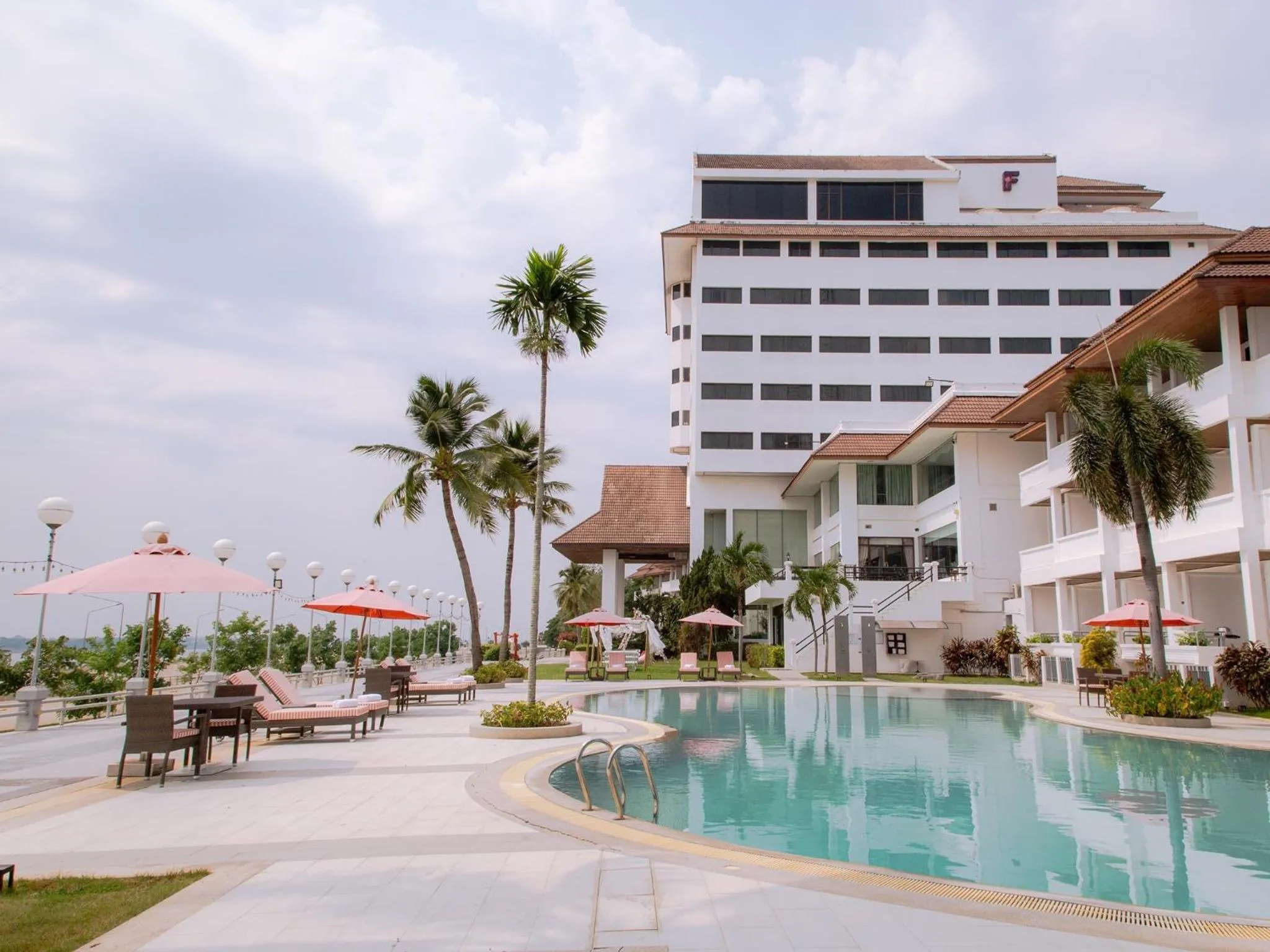 Property building in Fortune River View Hotel Nakhon Phanom