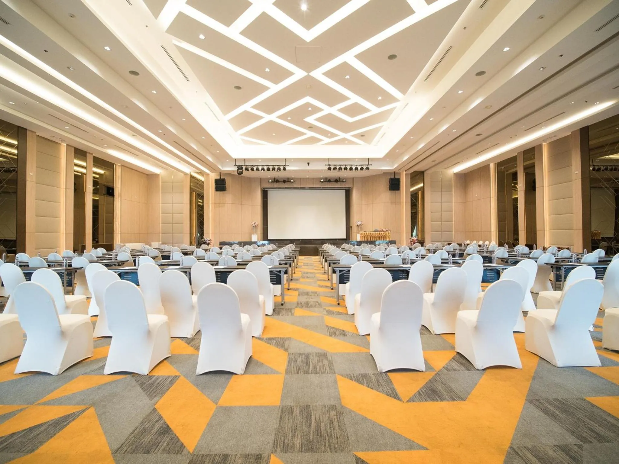 Meeting/conference room in Fortune River View Hotel Nakhon Phanom