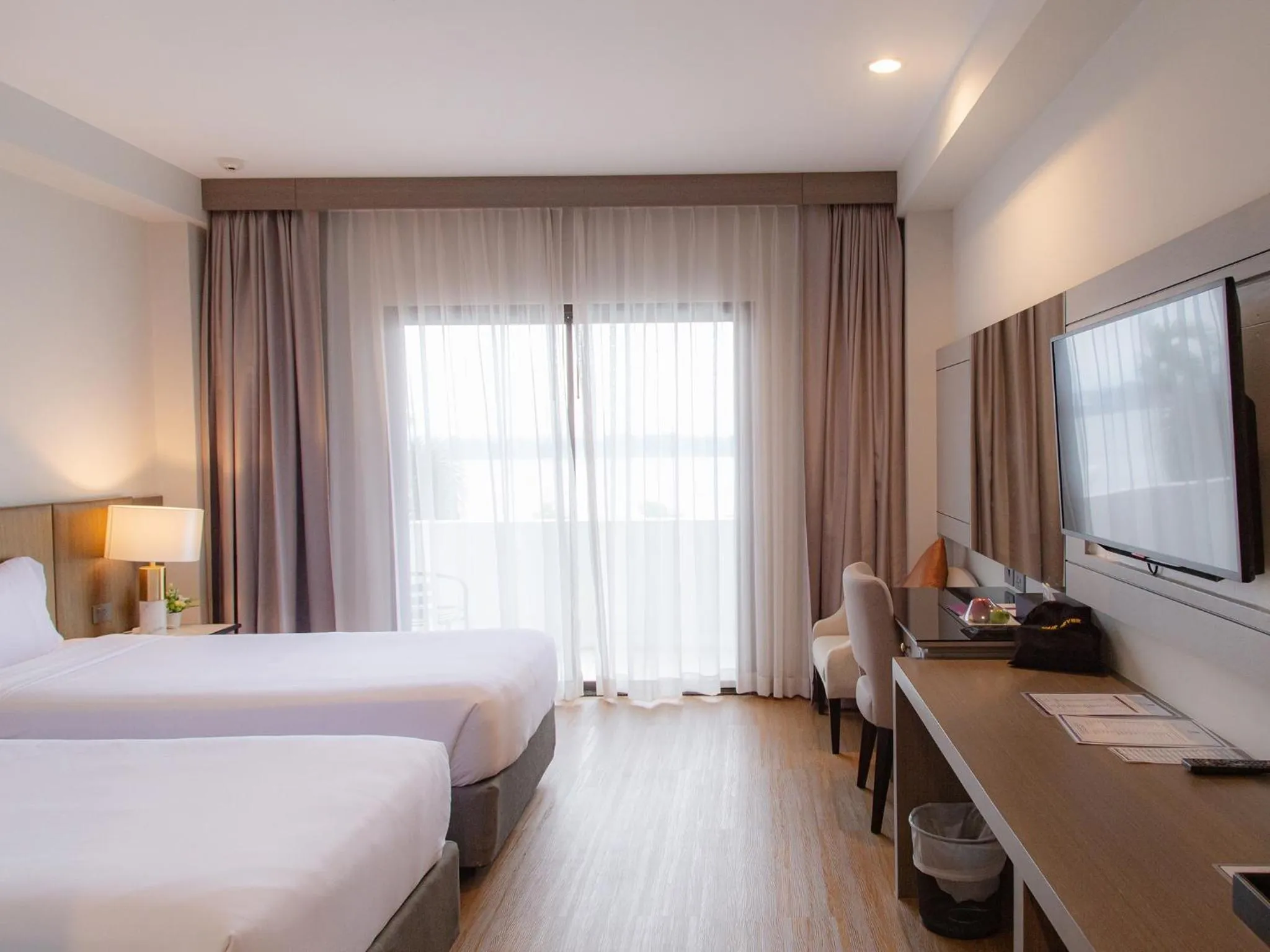 Bedroom, Bed in Fortune River View Hotel Nakhon Phanom