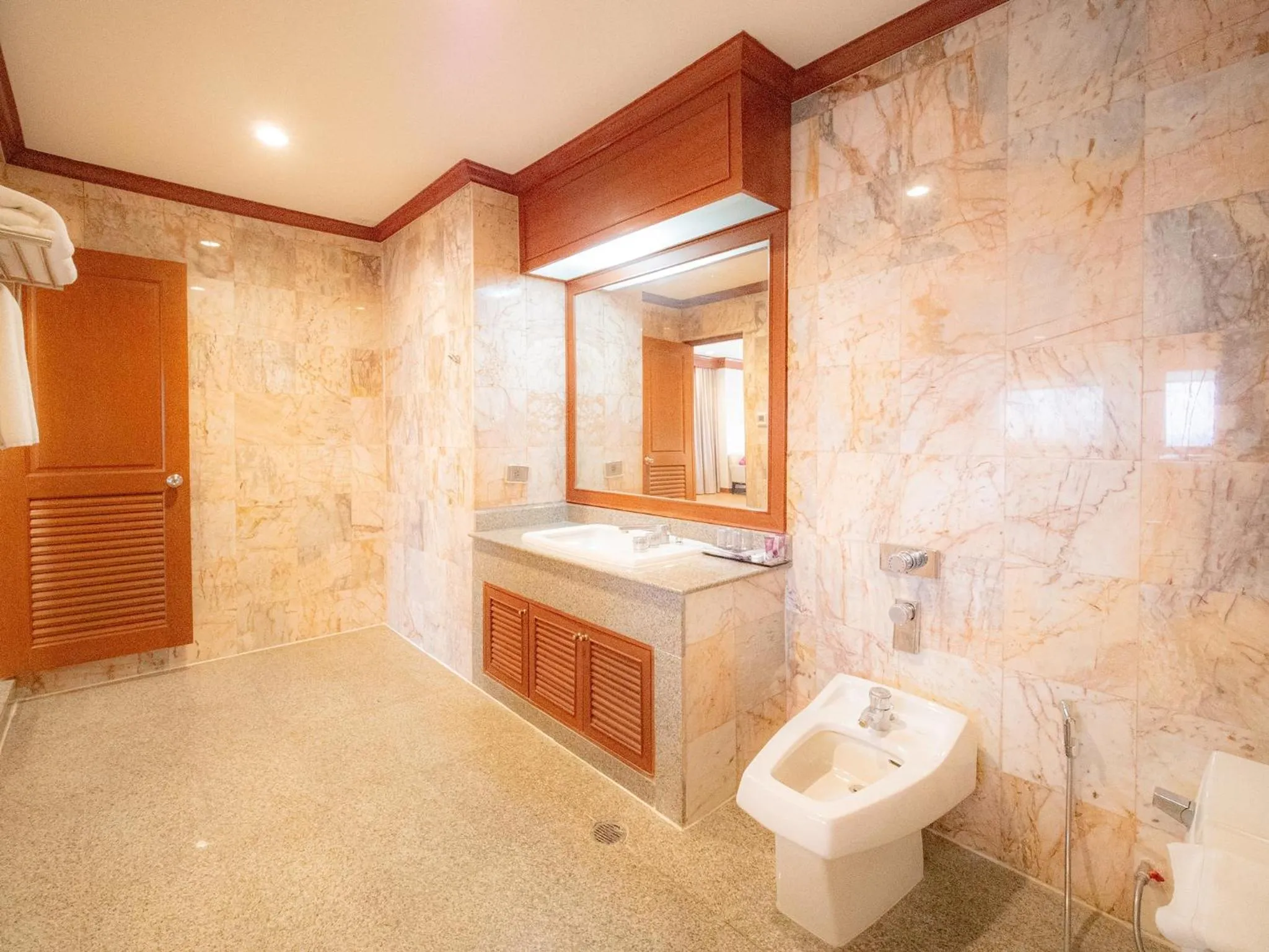 Bathroom in Fortune River View Hotel Nakhon Phanom