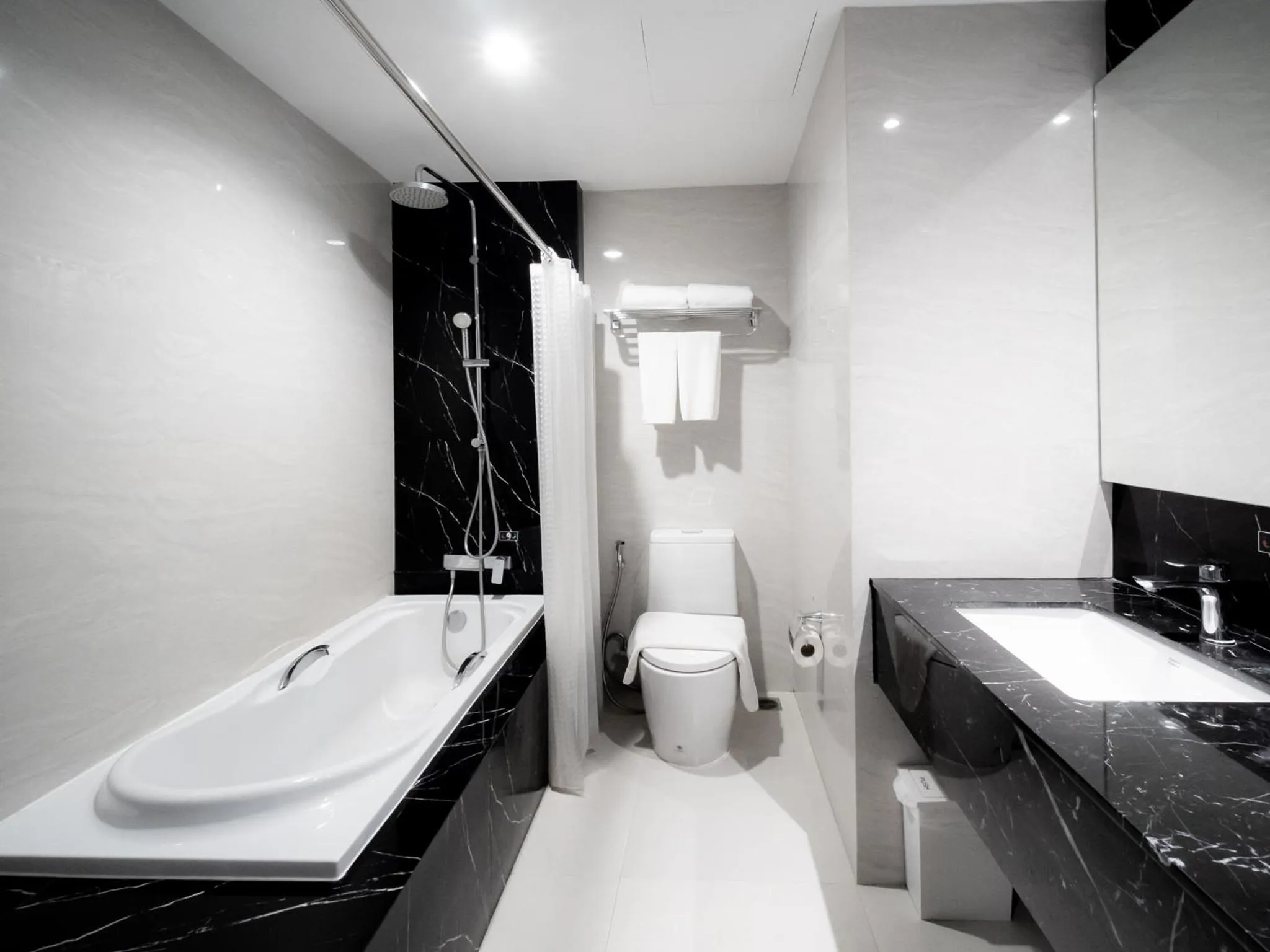 Shower in Fortune River View Hotel Nakhon Phanom