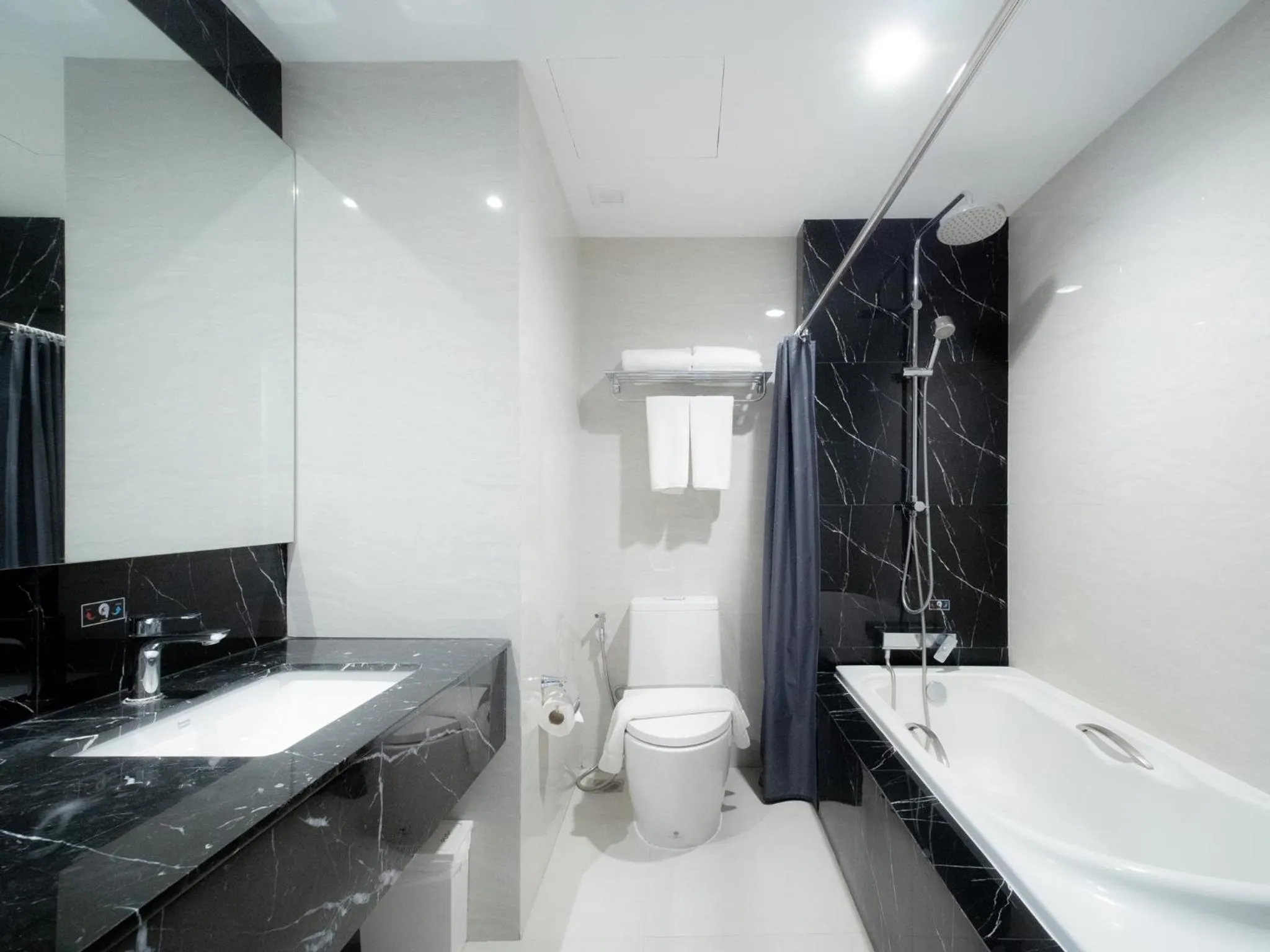 Shower in Fortune River View Hotel Nakhon Phanom