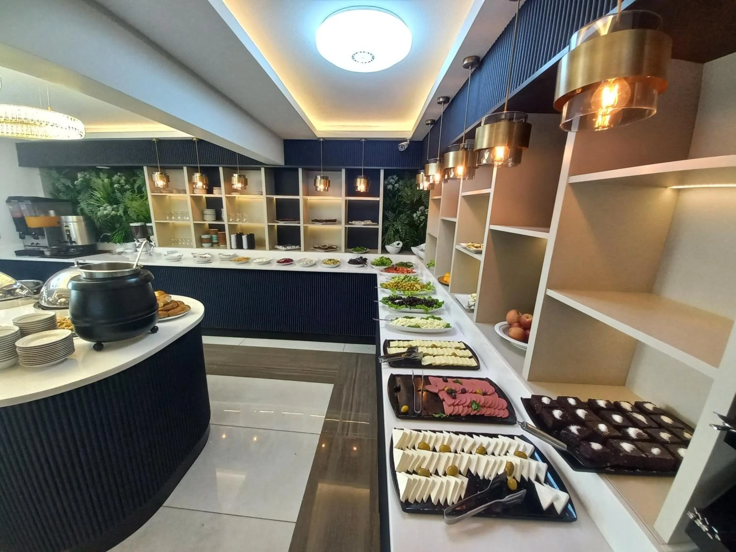 Restaurant/places to eat in GRAND BELLİ OTEL