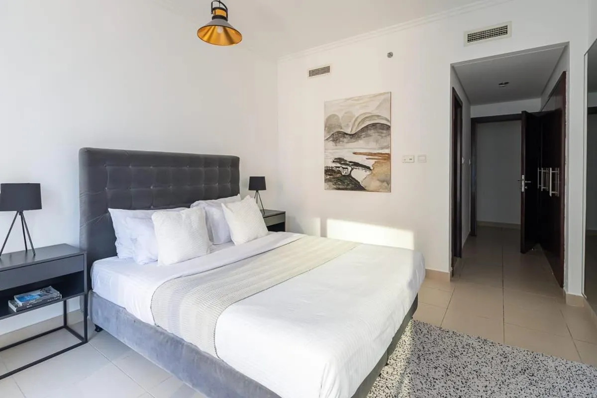 Frank Porter - Burj Views