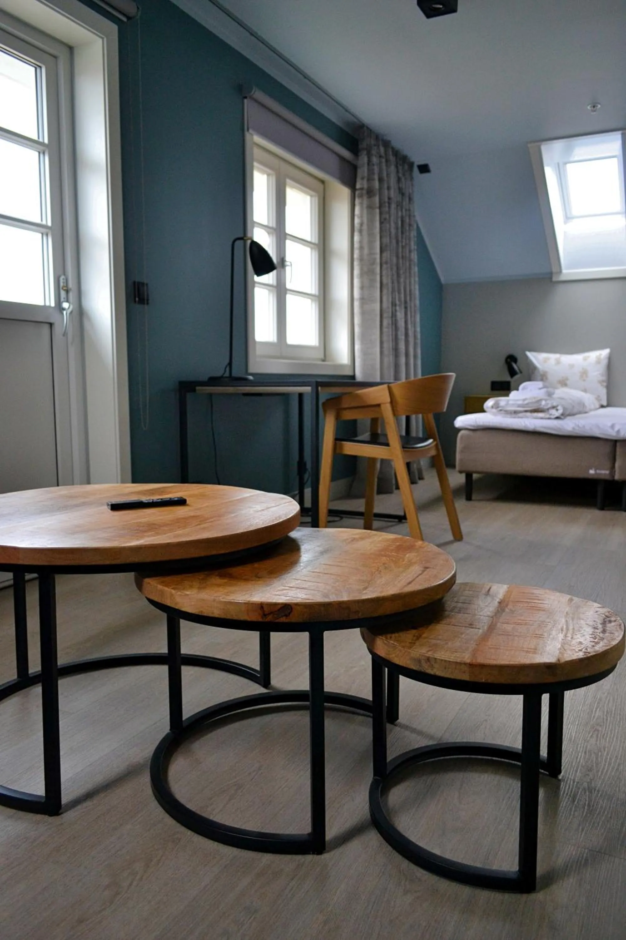 Photo of the whole room, Bed in Andenes Suitehotel