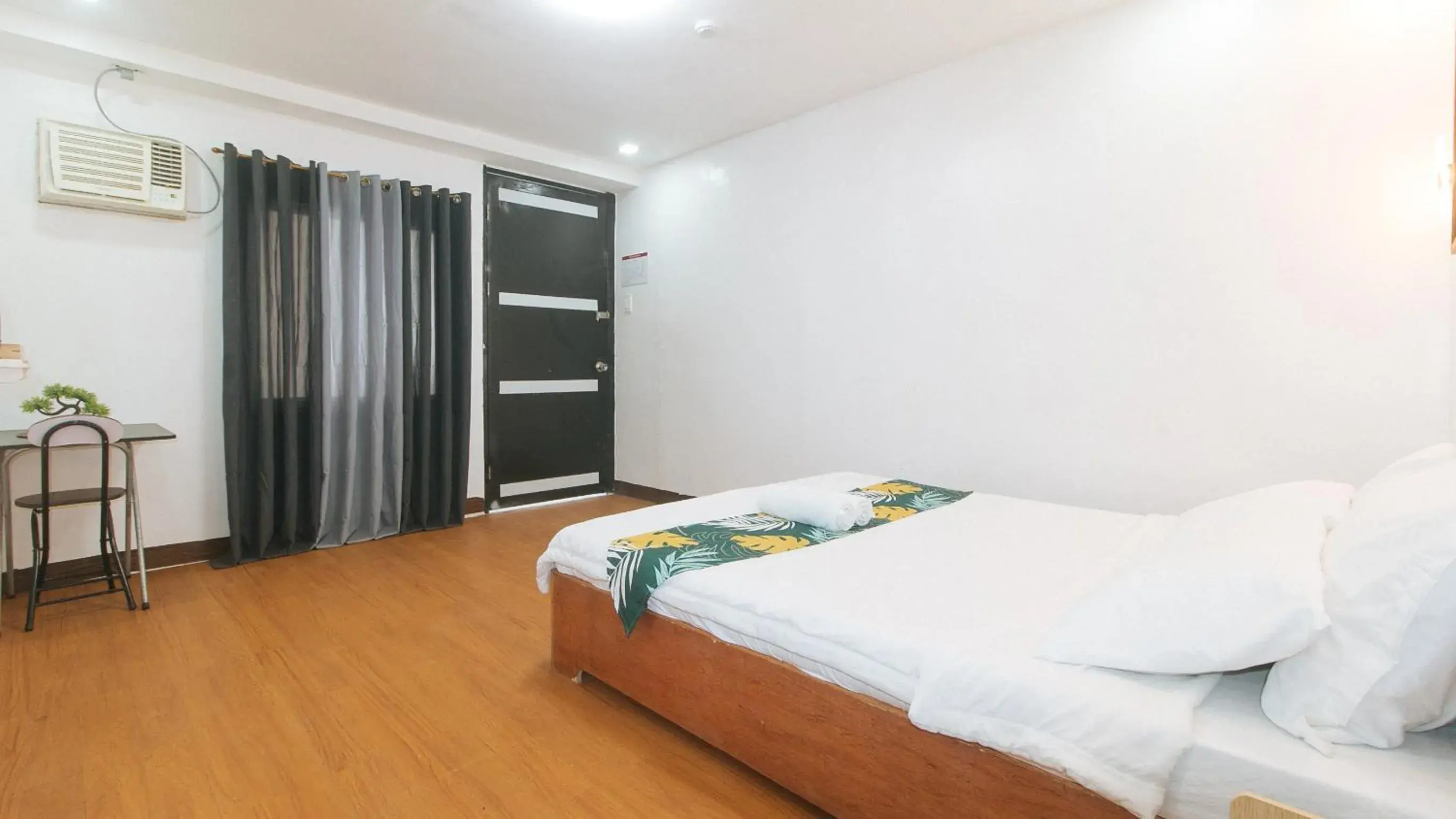 Bed in Stay Inn Station 1 Boracay by RedDoorz Bed in Stay Inn Station 1 Boracay by RedDoorz