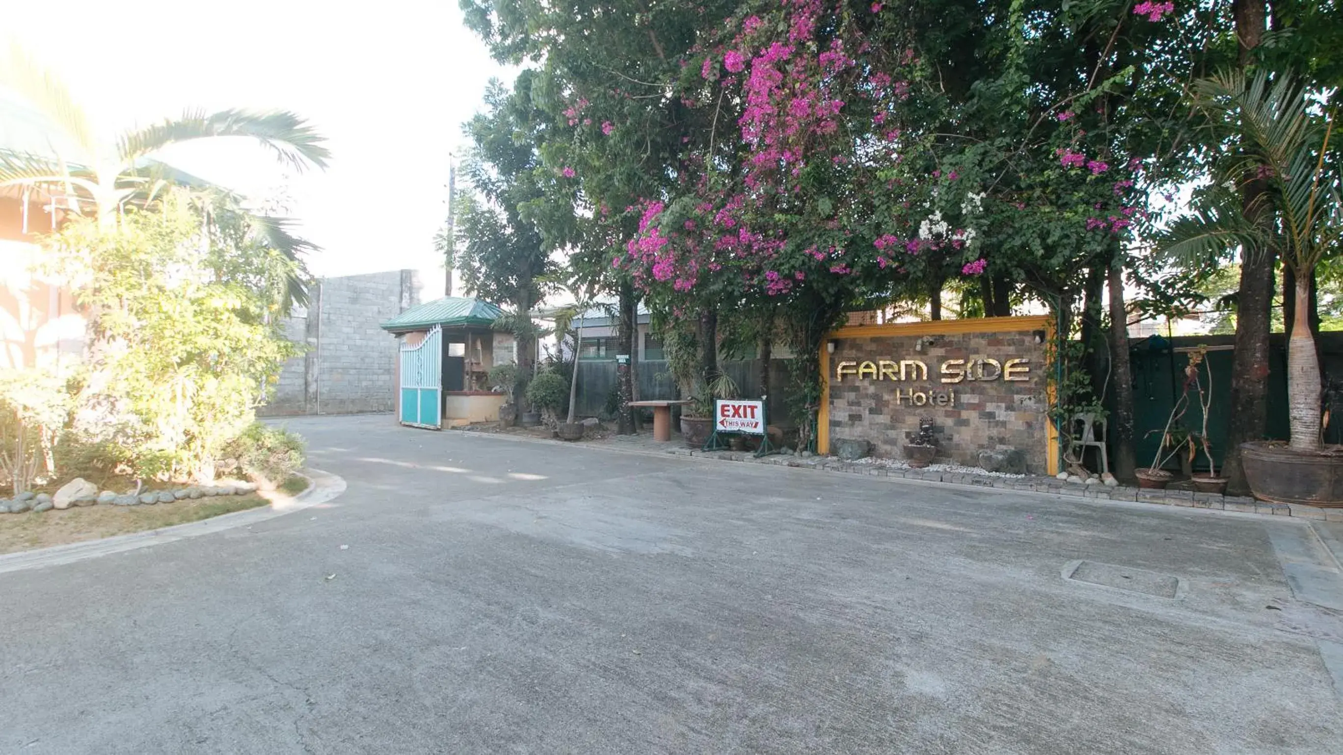 Street view in RedDoorz @ Farm Side Hotel Laoag City Street view in RedDoorz @ Farm Side Hotel Laoag City