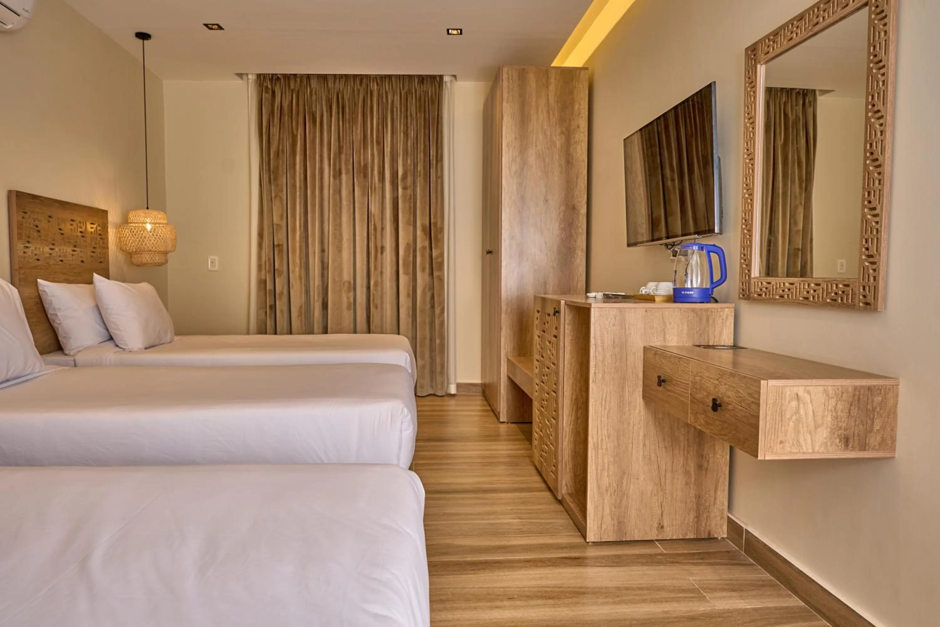 TV and multimedia, Bed in Lotus Inn