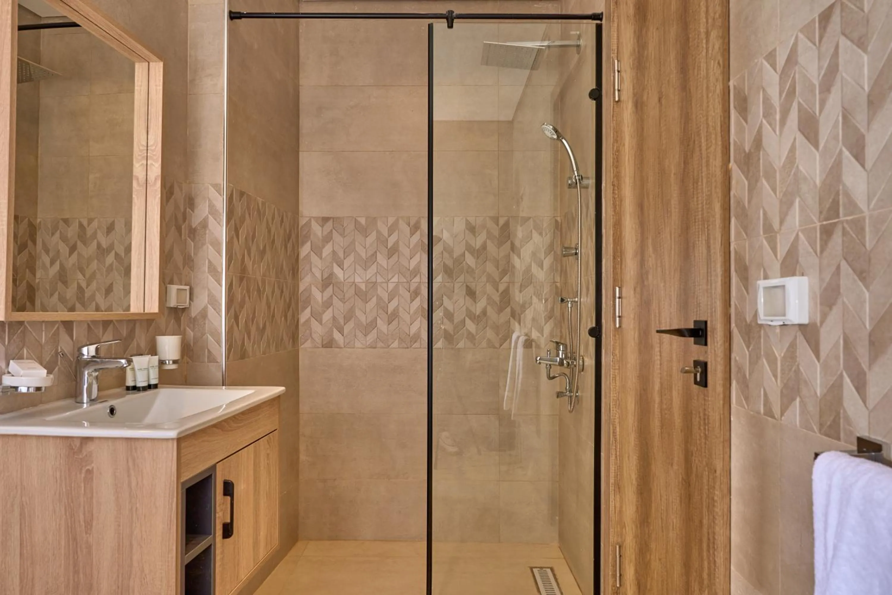 Shower in Lotus Inn