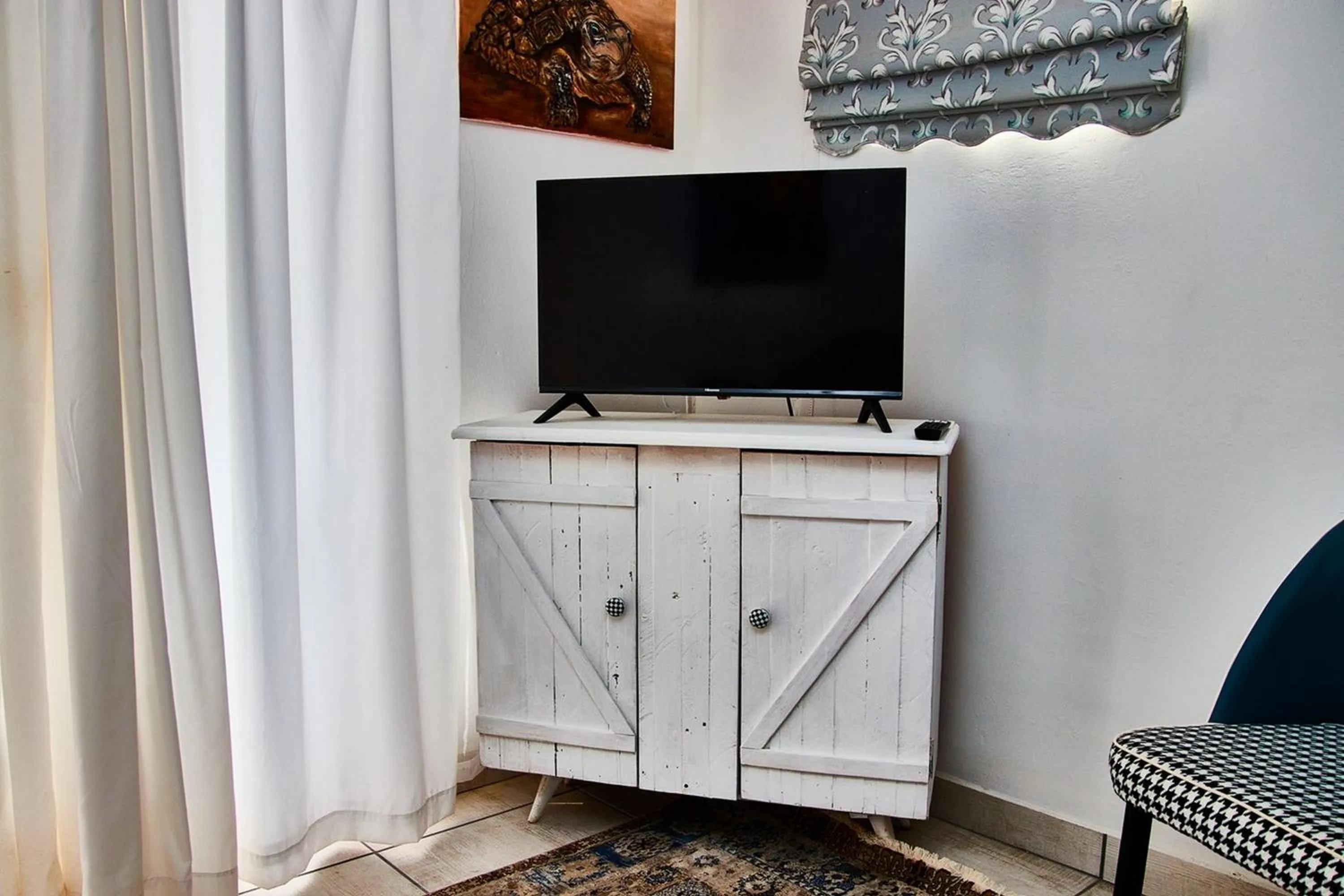 TV and multimedia in Gilcrest Place Guest House