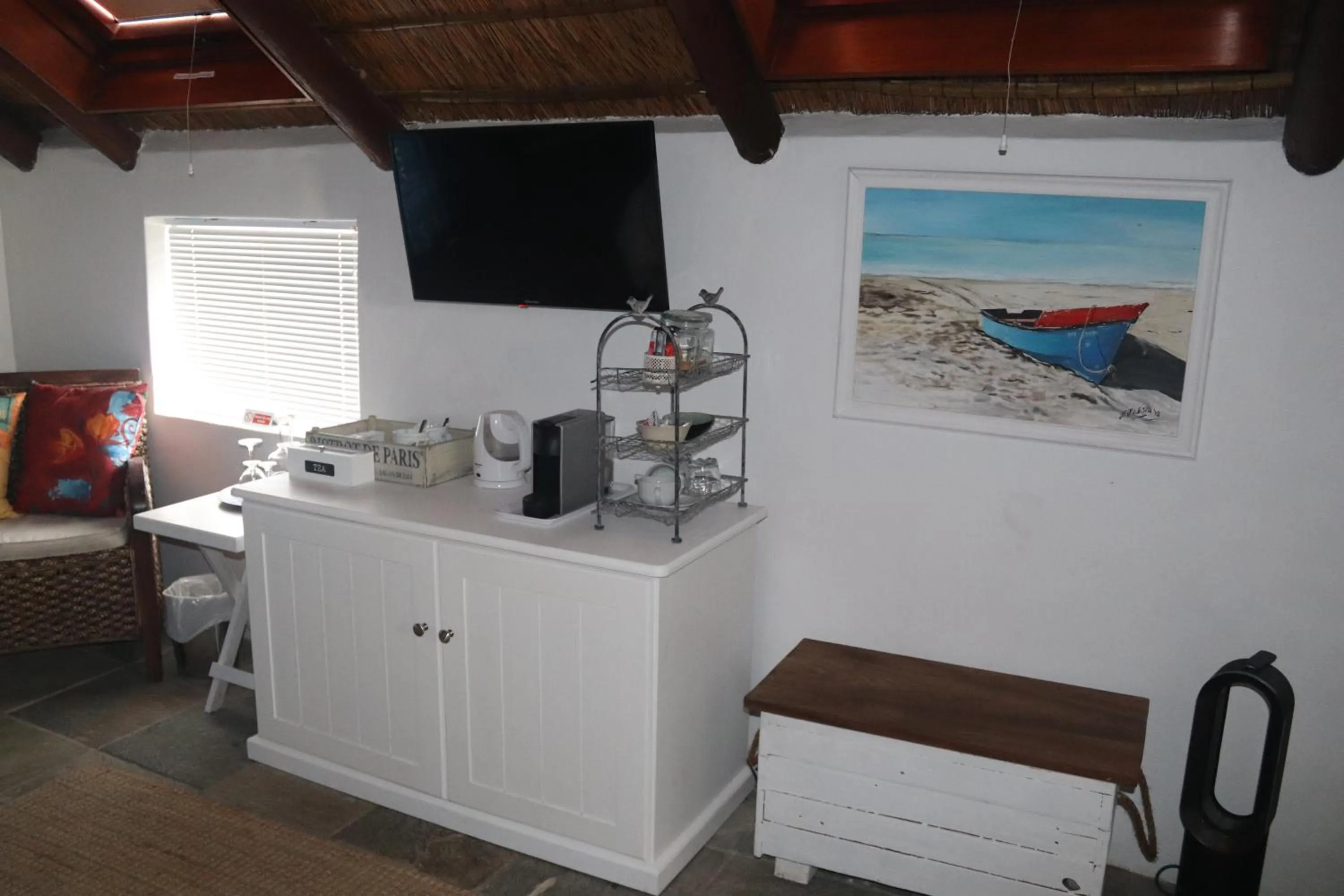 Coffee/tea facilities in Gilcrest Place Guest House